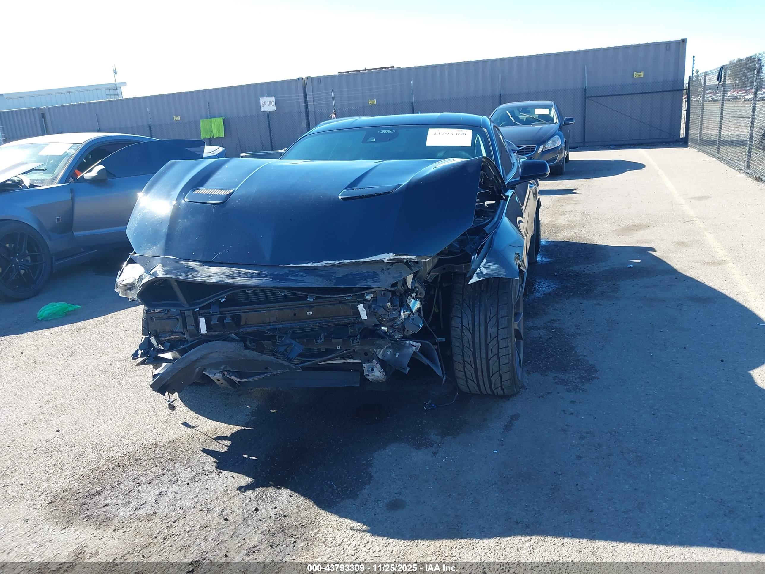 FORD MUSTANG image 6