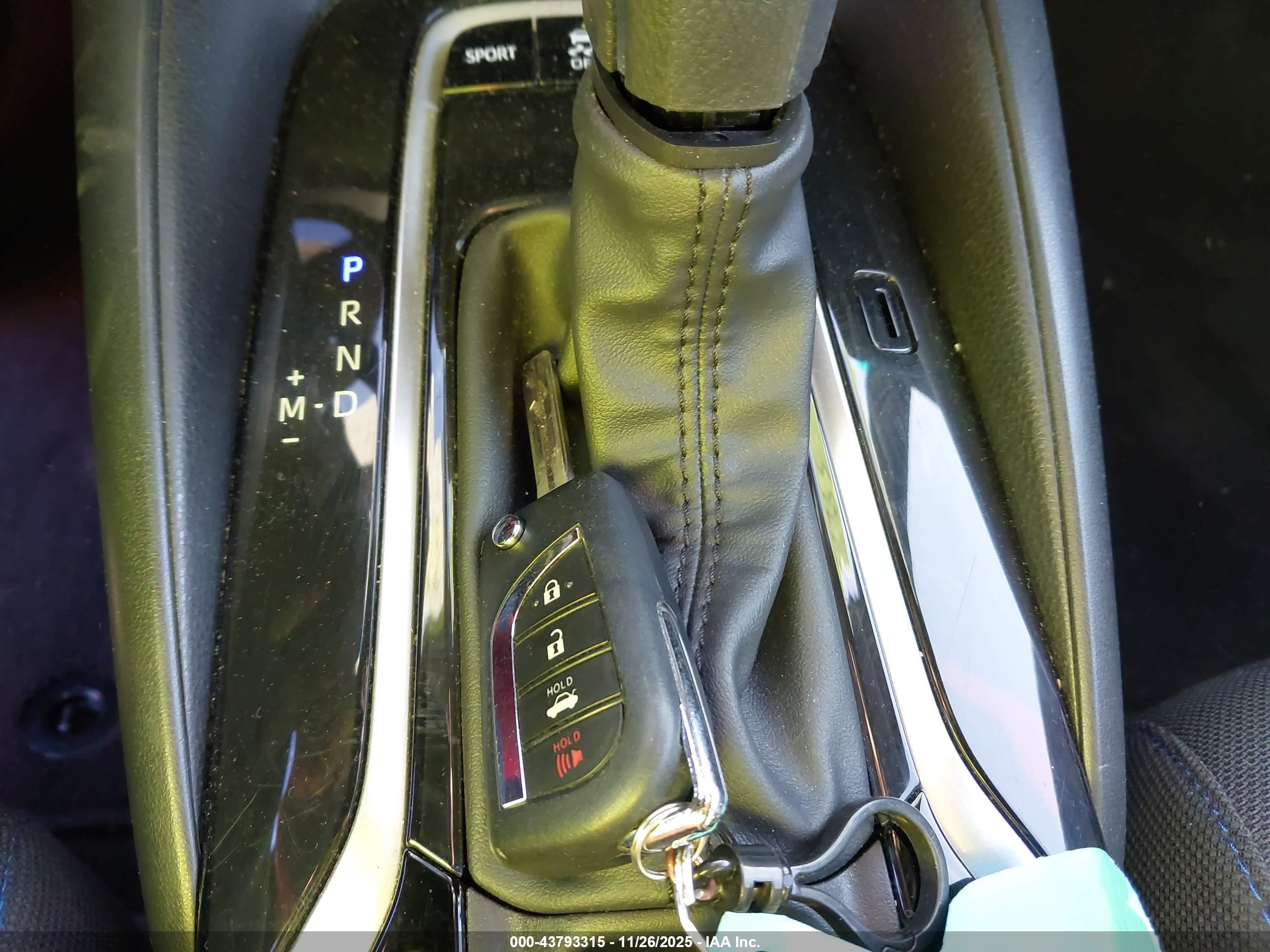 TOYOTA COROLLA image 11