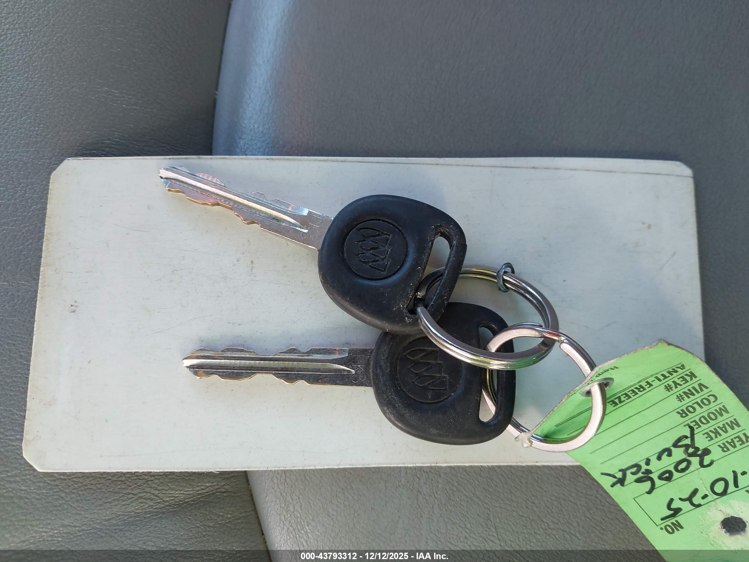 BUICK LACROSSE image 11
