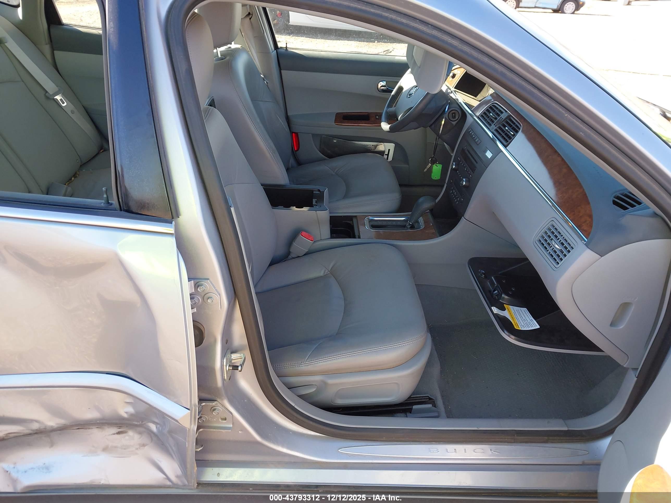 BUICK LACROSSE image 5