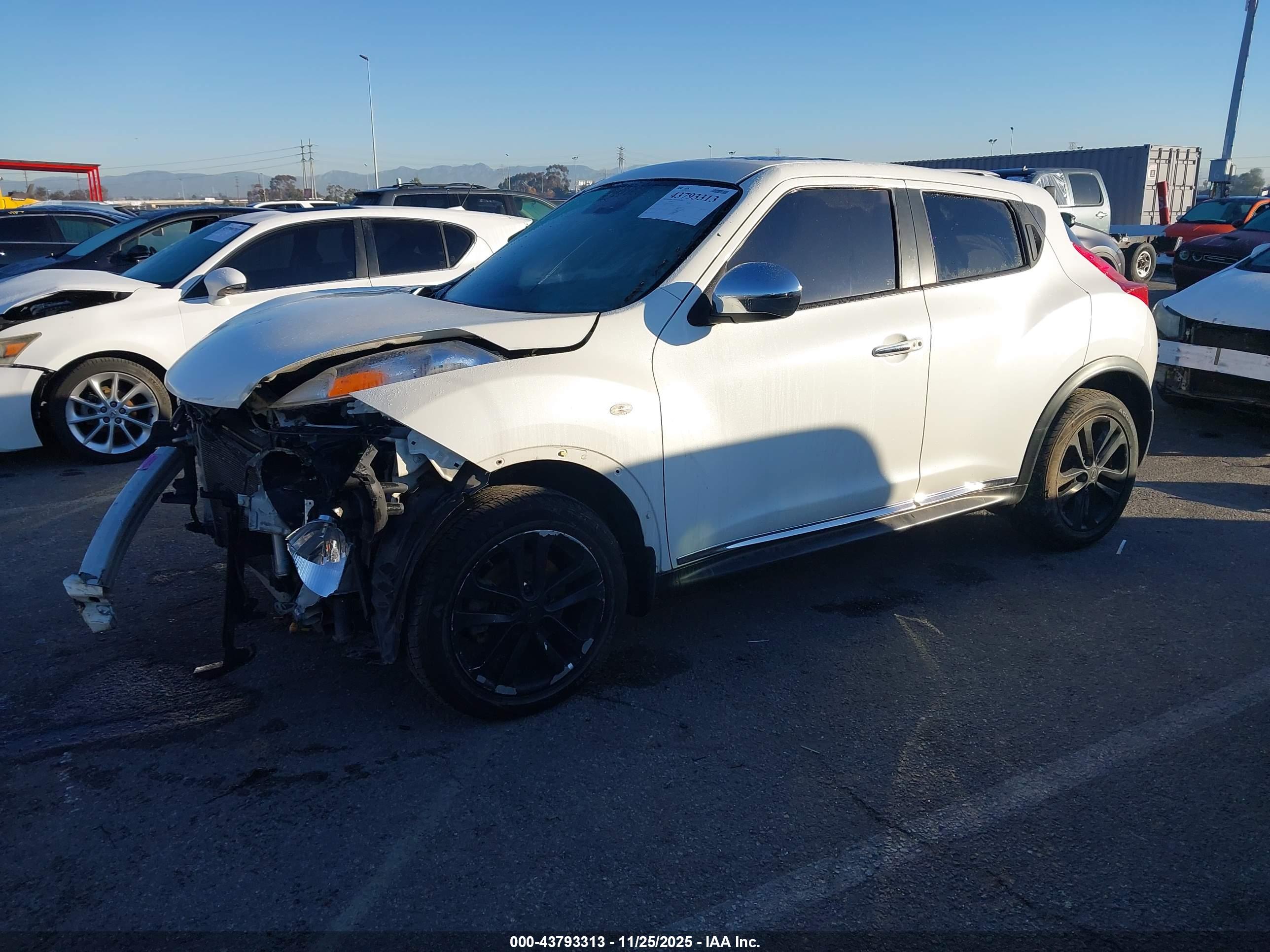 NISSAN JUKE image 2