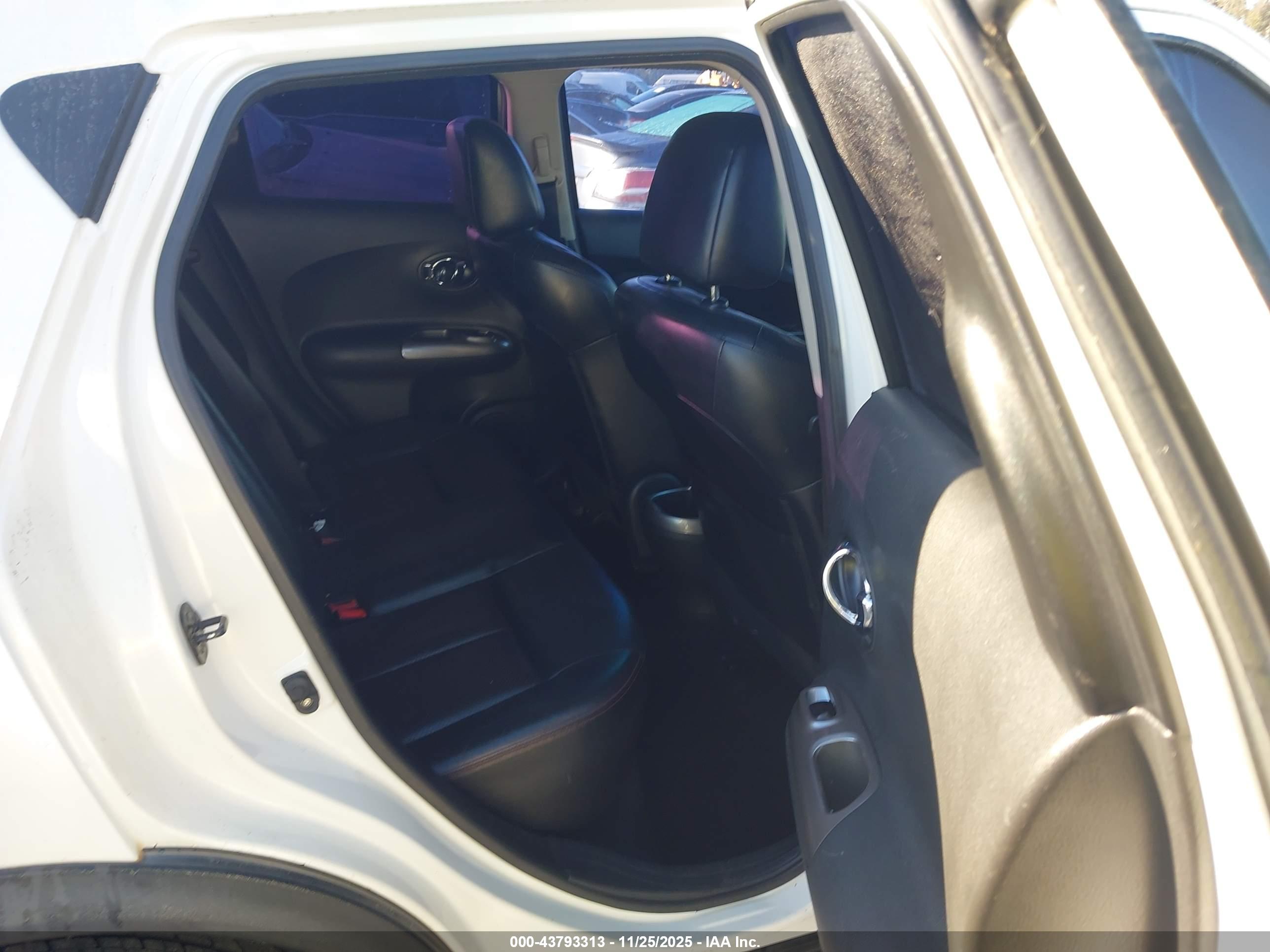 NISSAN JUKE image 8