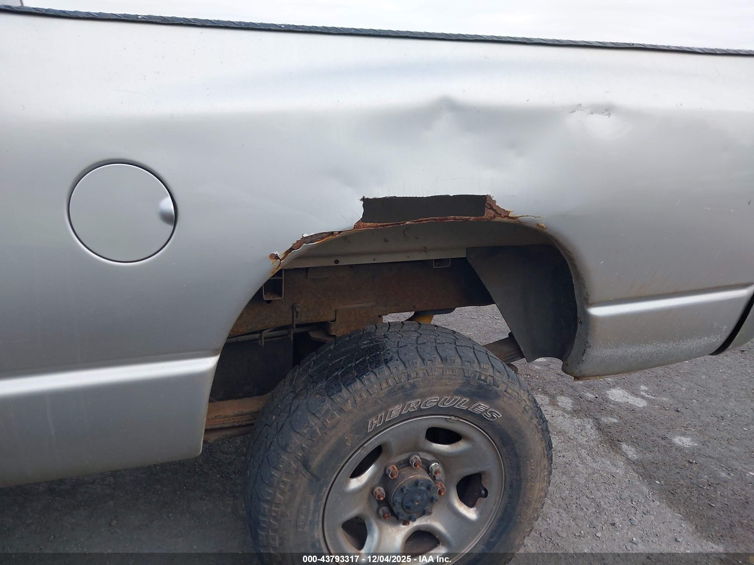 DODGE RAM image 6