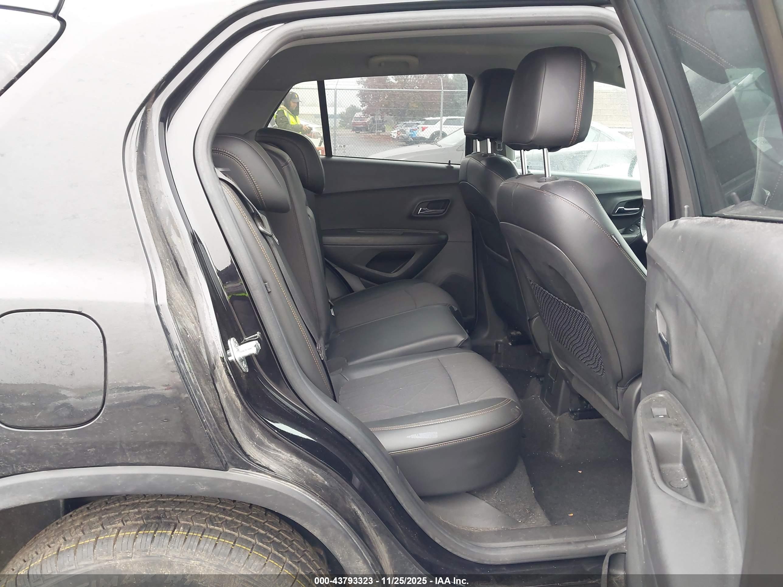 CHEVROLET TRAX image 8