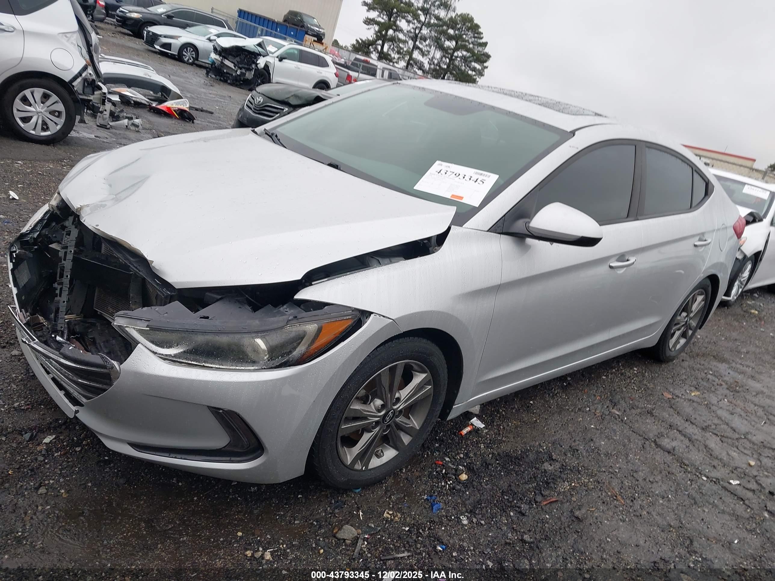 HYUNDAI ELANTRA image 2