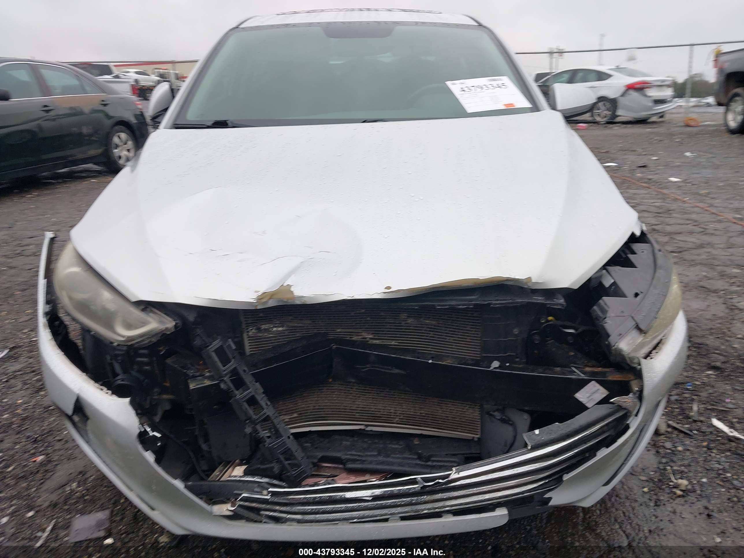 HYUNDAI ELANTRA image 6
