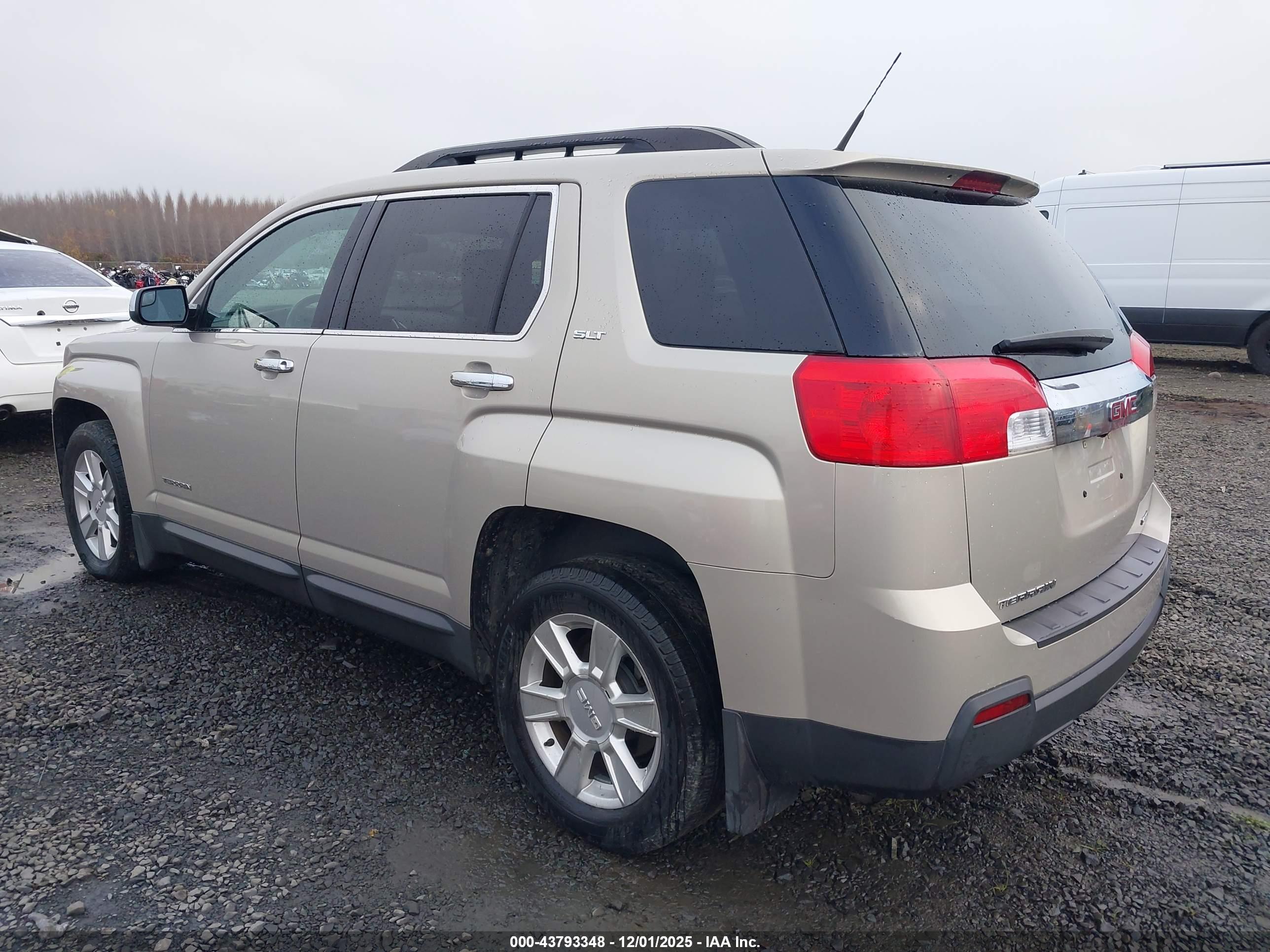 GMC TERRAIN image 3