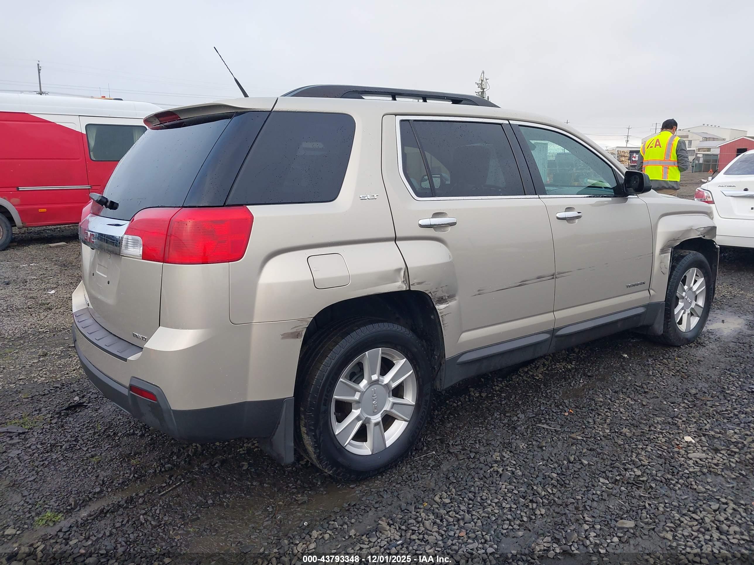 GMC TERRAIN image 4