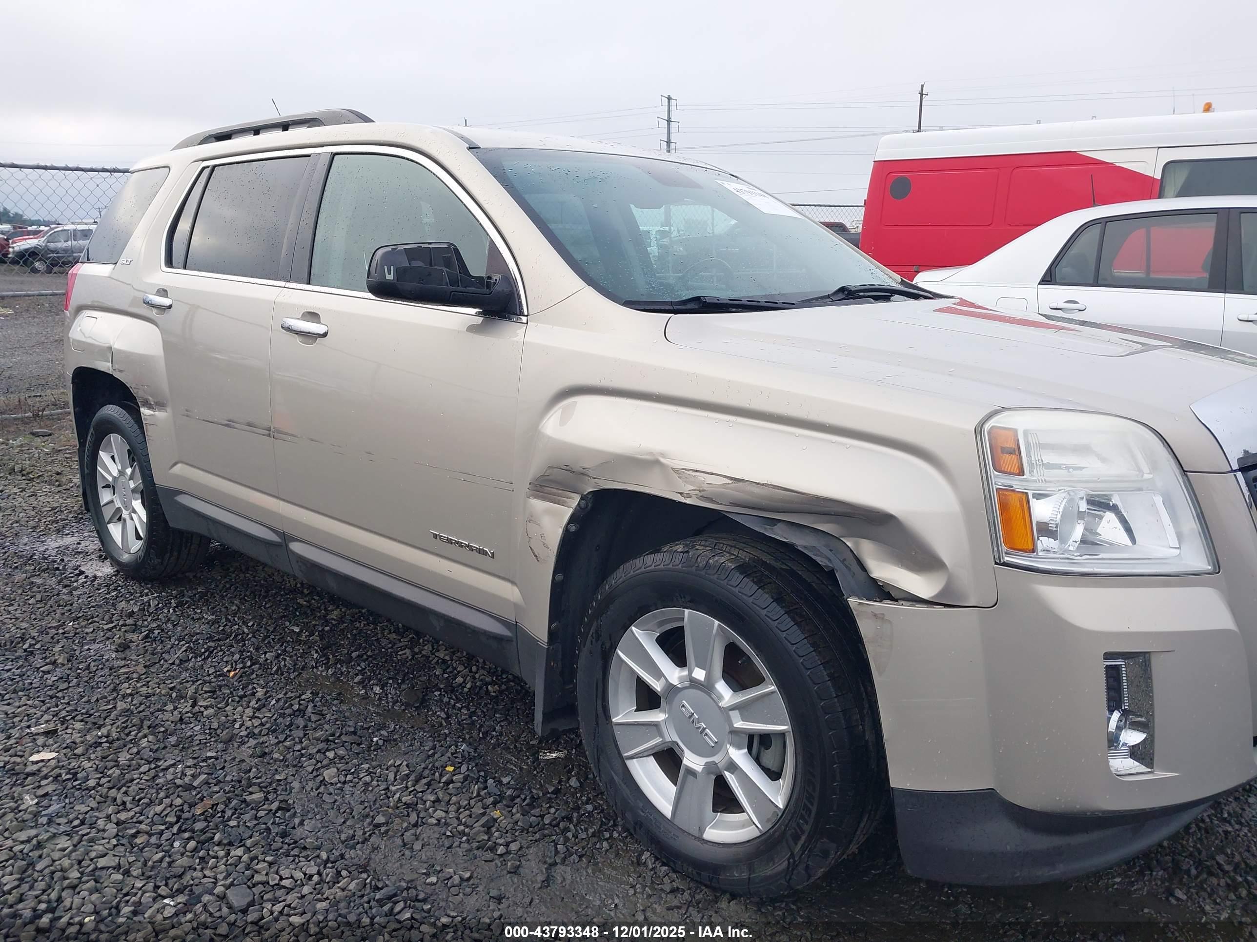 GMC TERRAIN image 6