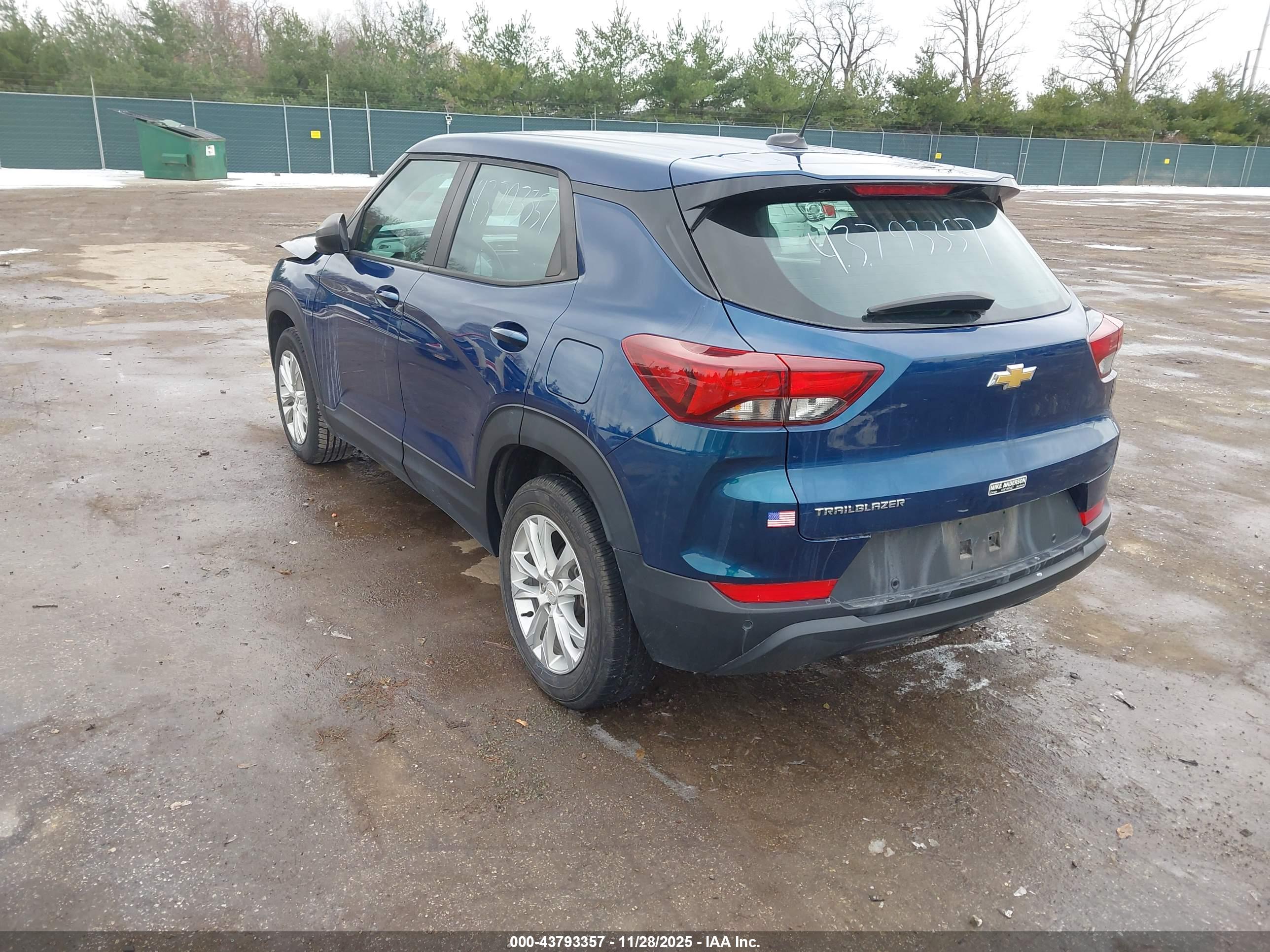 CHEVROLET TRAILBLAZER image 3