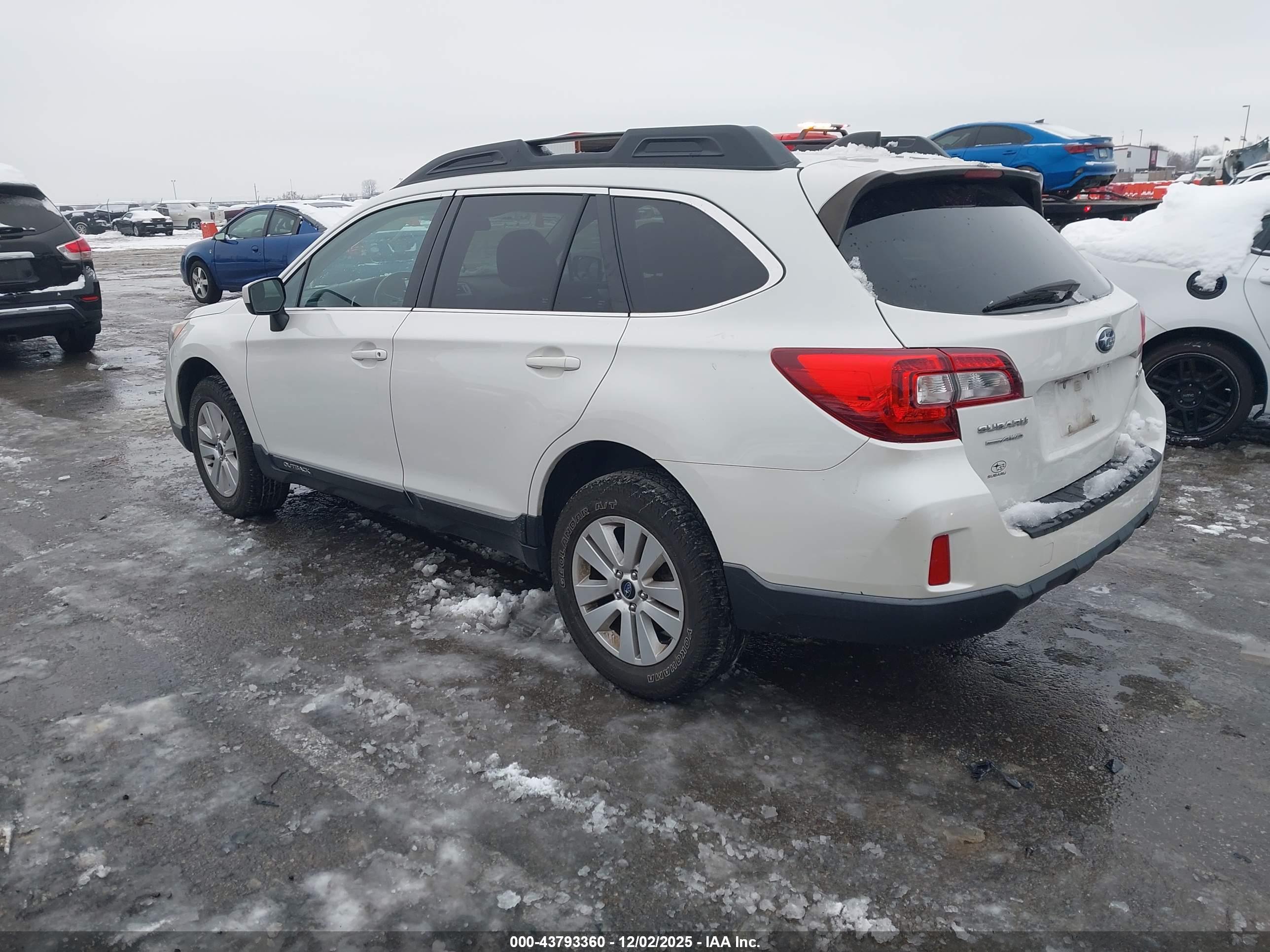 SUBARU OUTBACK image 3