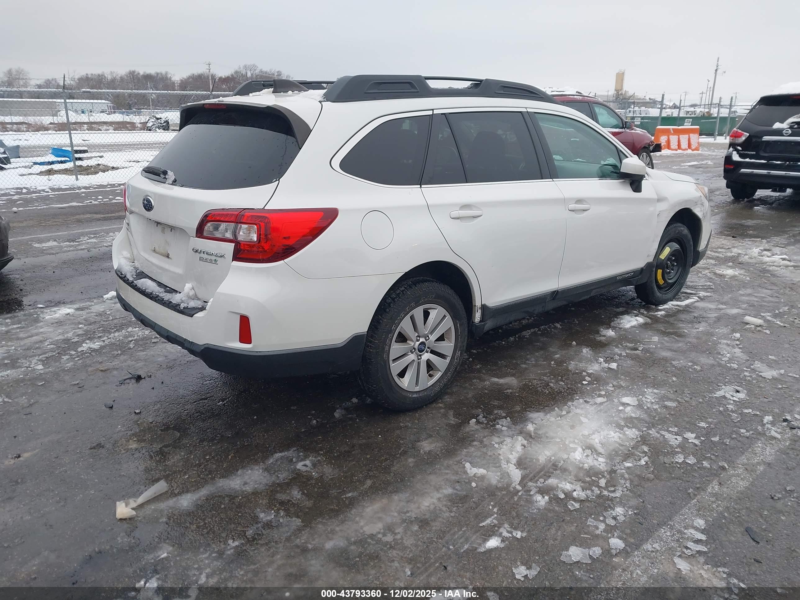 SUBARU OUTBACK image 4