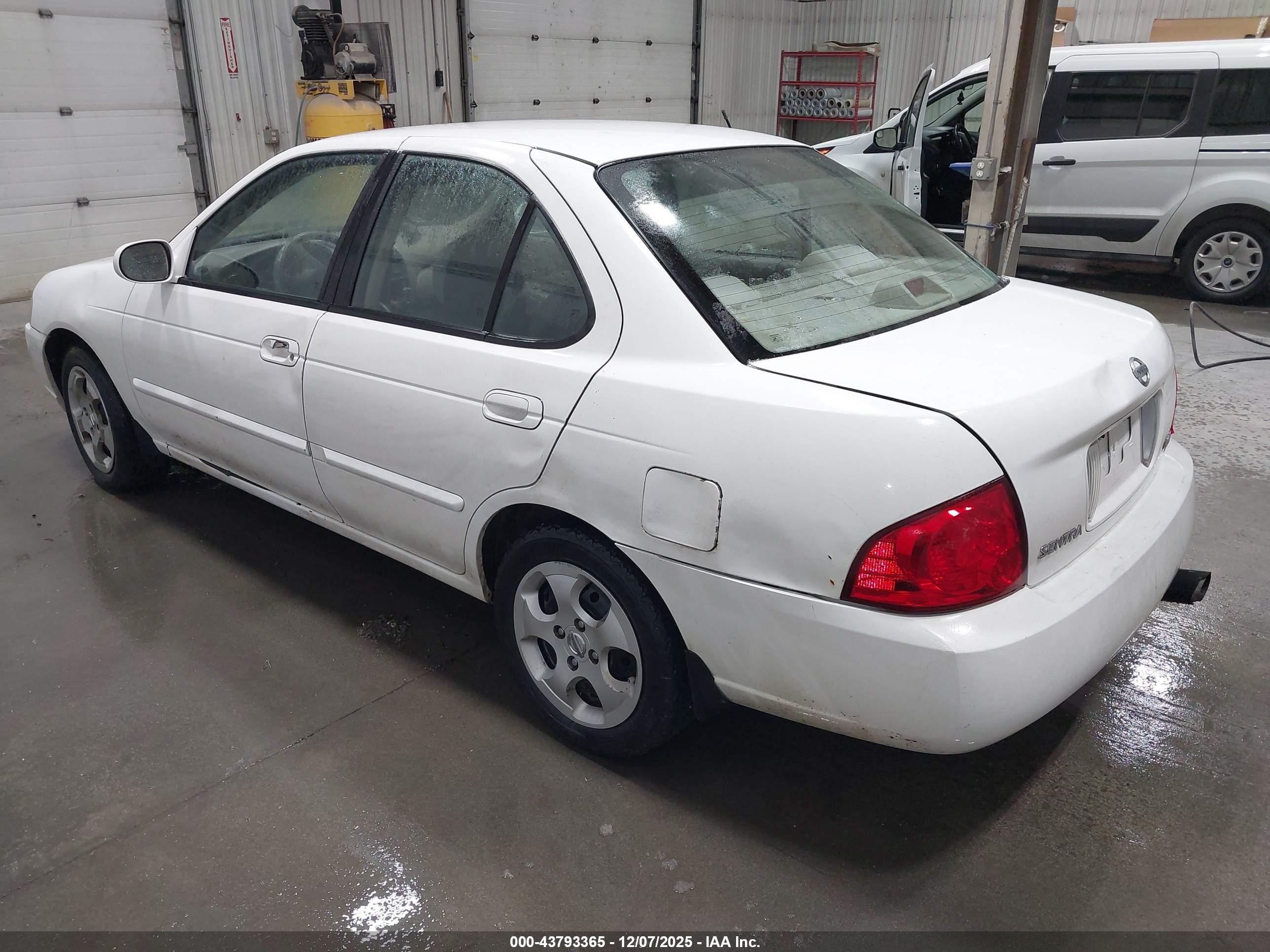 NISSAN SENTRA image 3