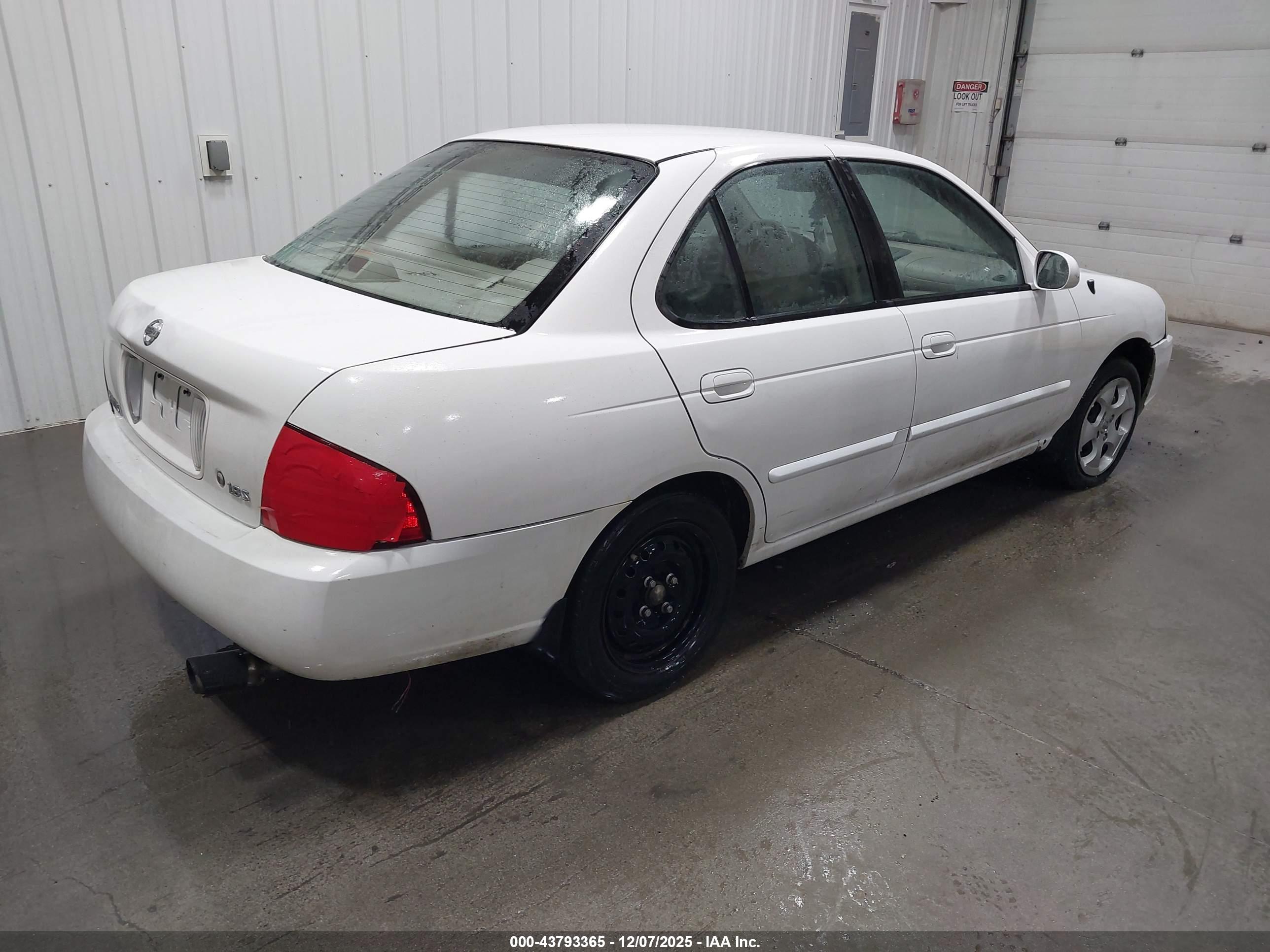 NISSAN SENTRA image 4