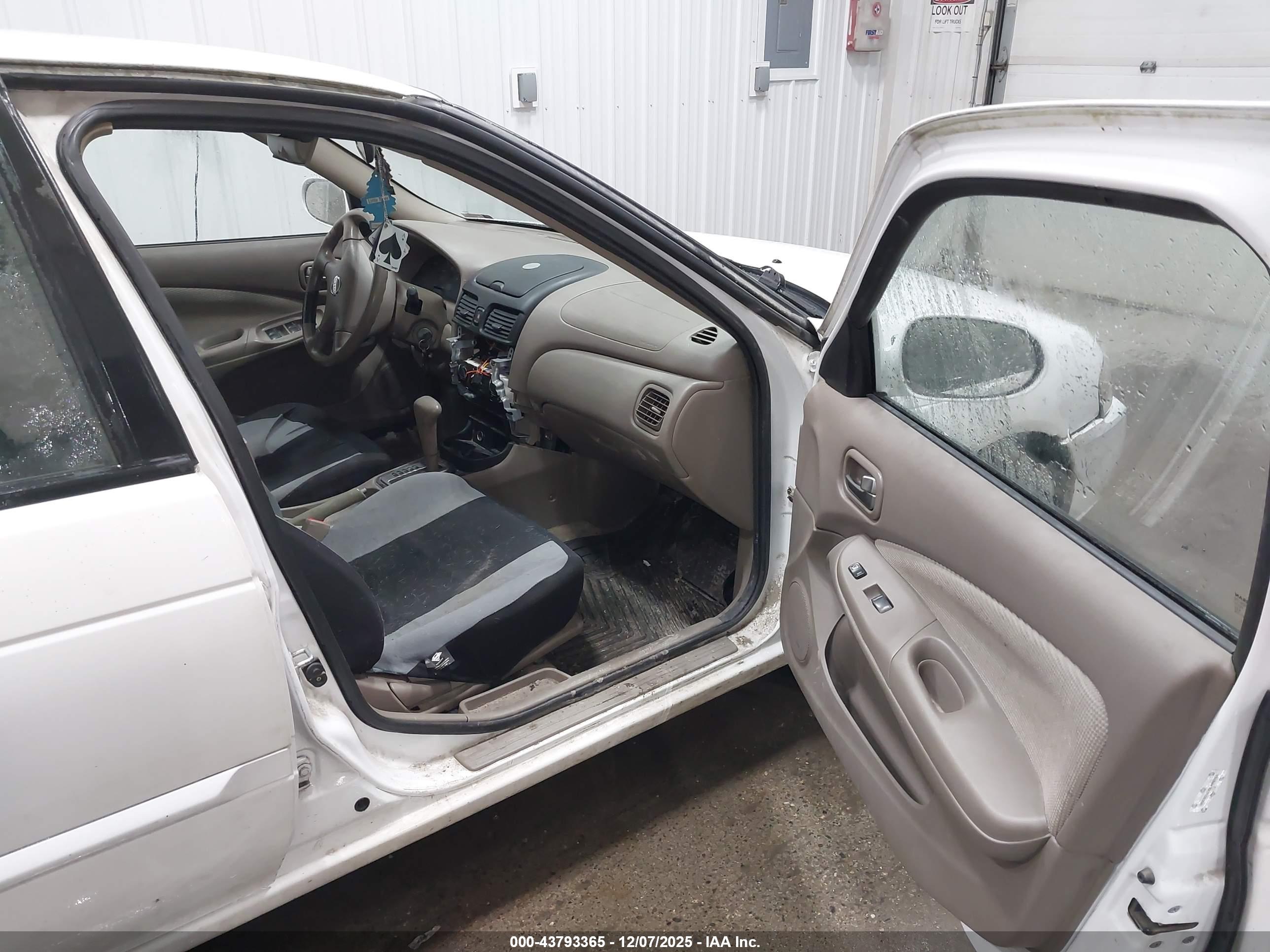 NISSAN SENTRA image 5