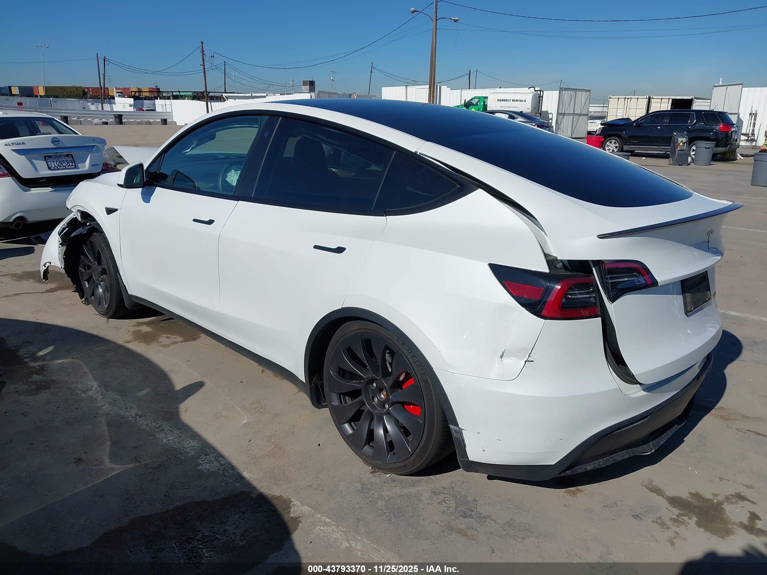 TESLA MODEL image 3