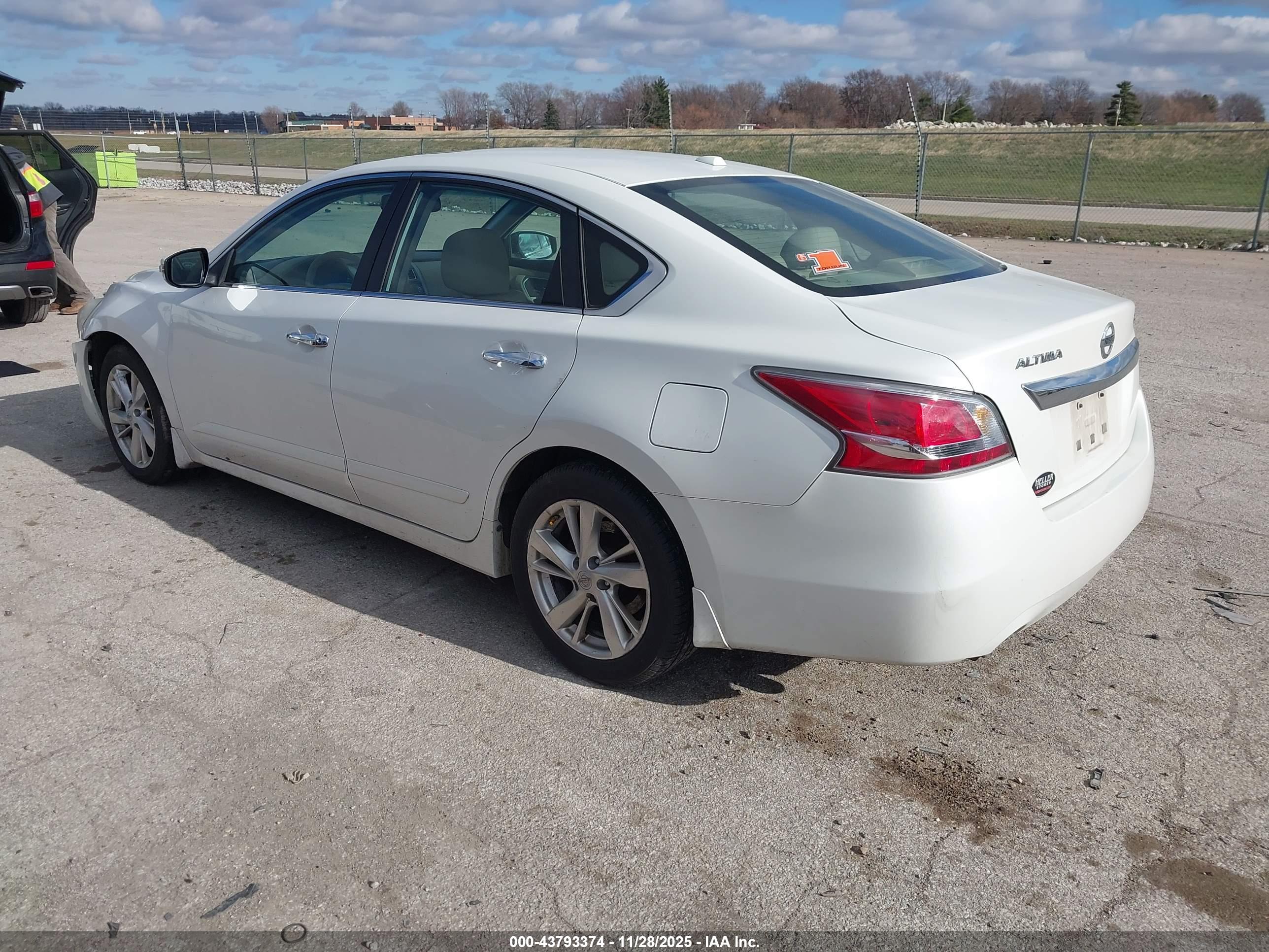 NISSAN ALTIMA image 3