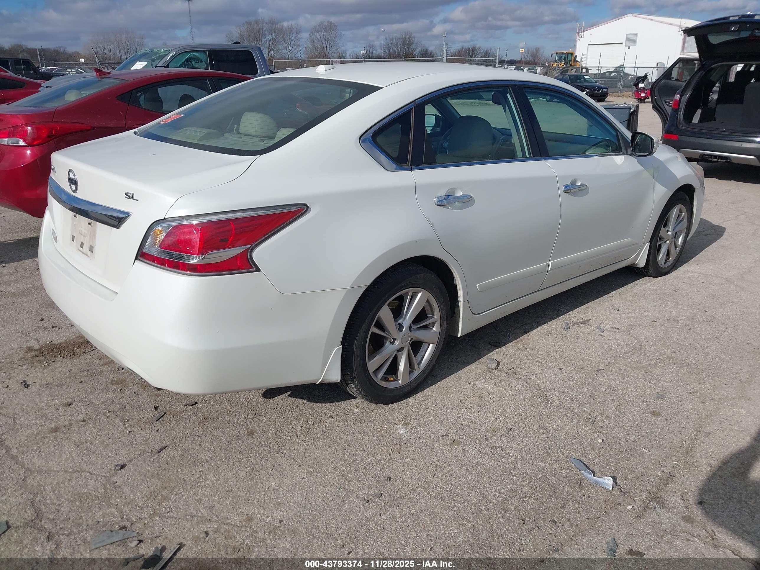 NISSAN ALTIMA image 4