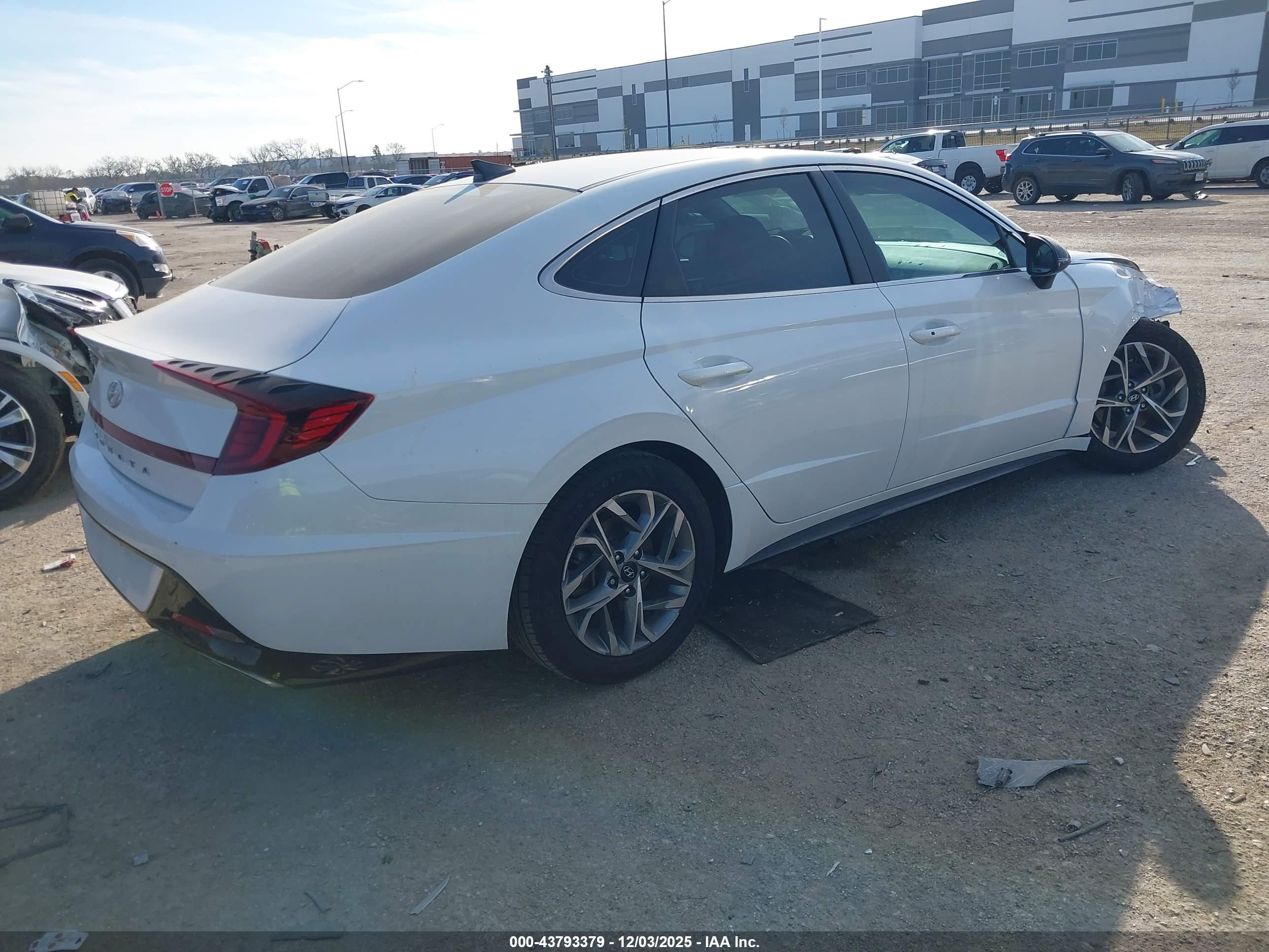 HYUNDAI SONATA image 4