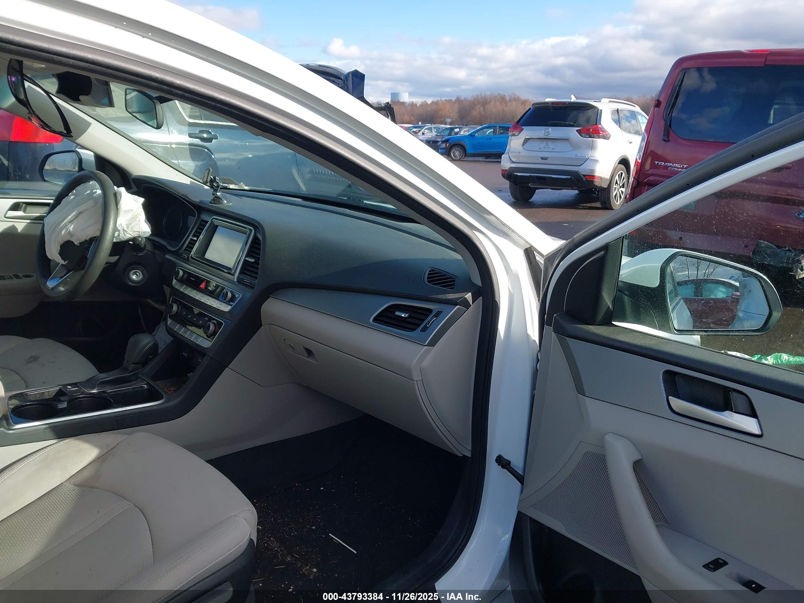 HYUNDAI SONATA image 5