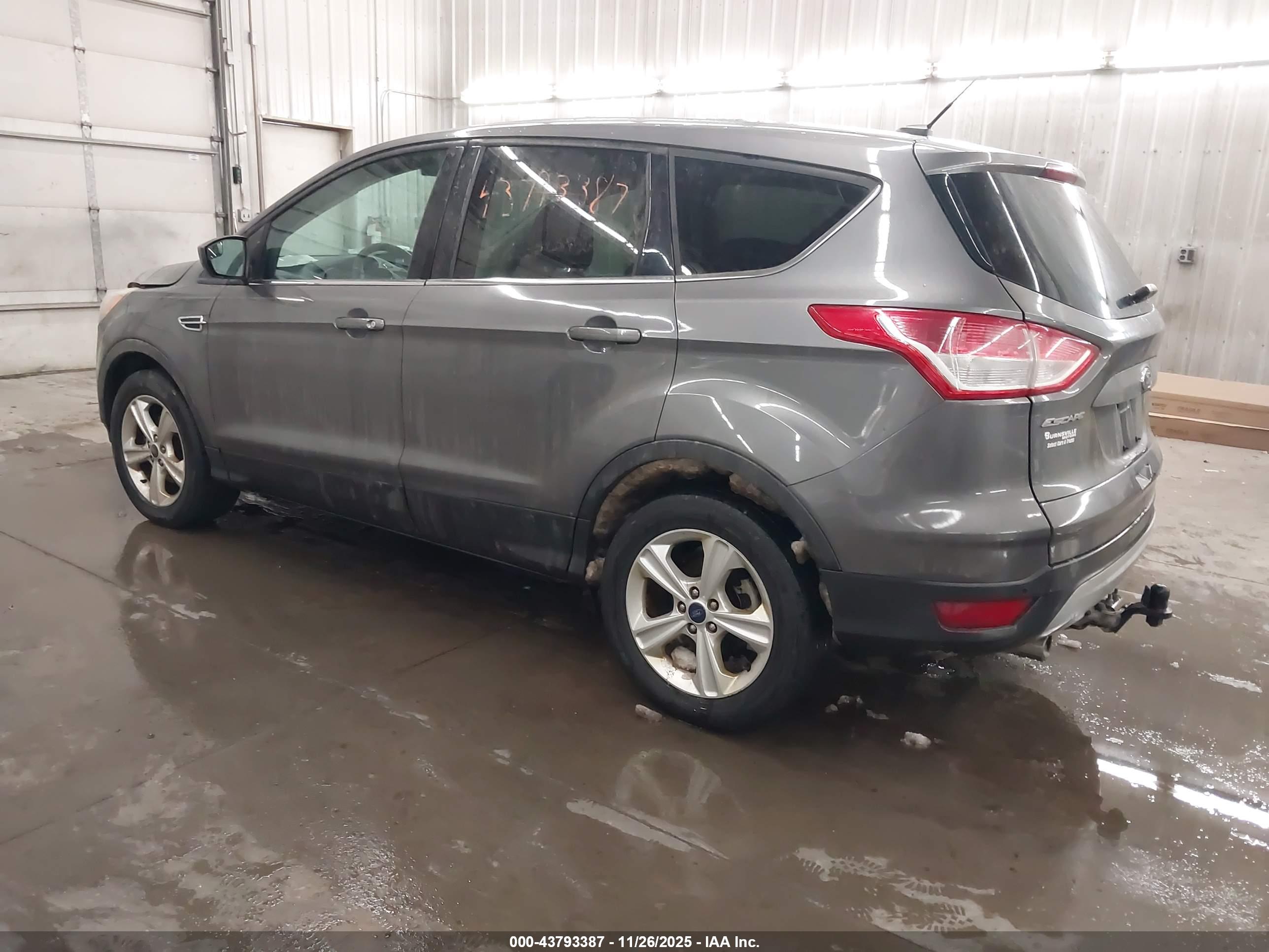 FORD ESCAPE image 3