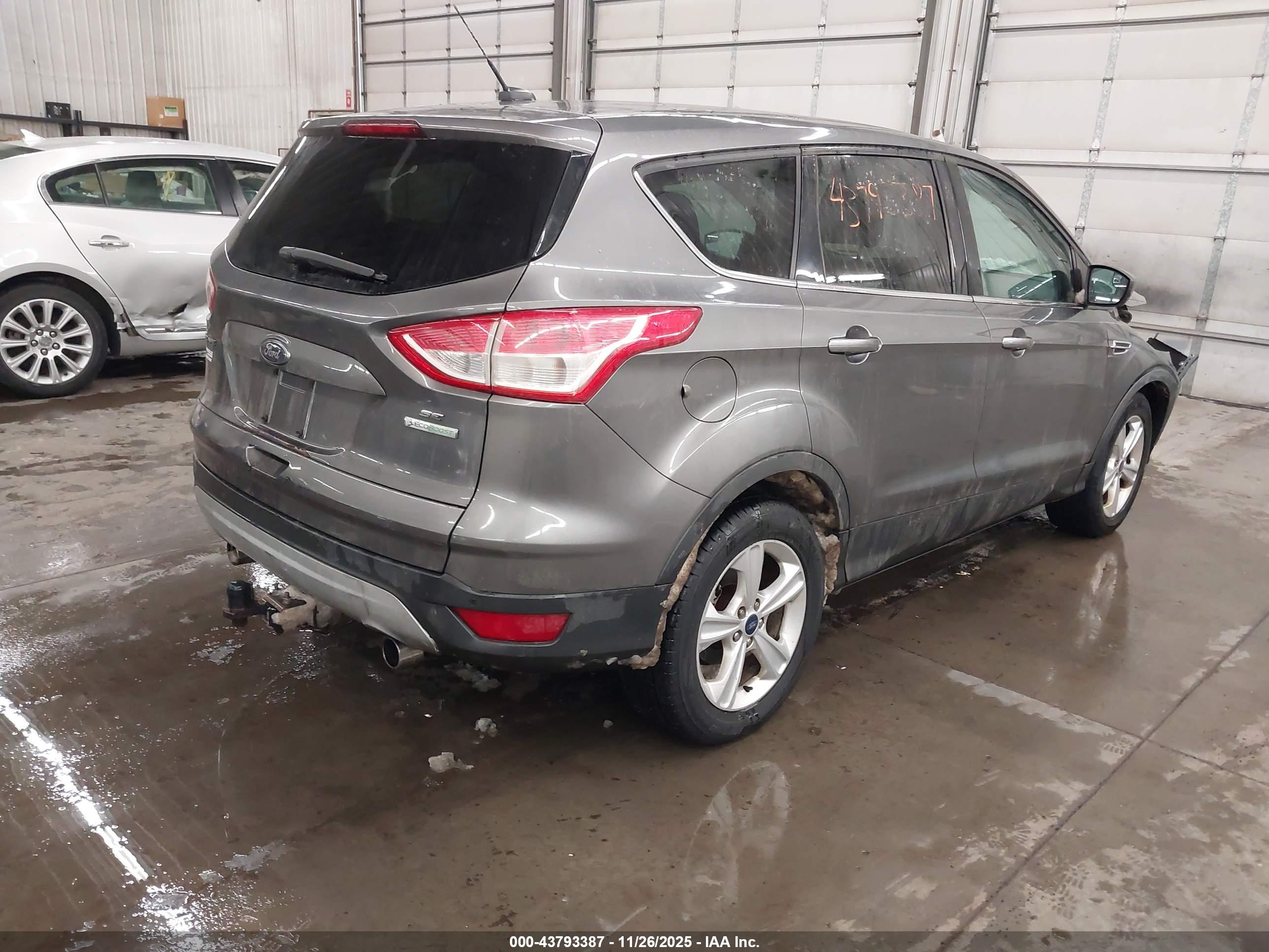 FORD ESCAPE image 4