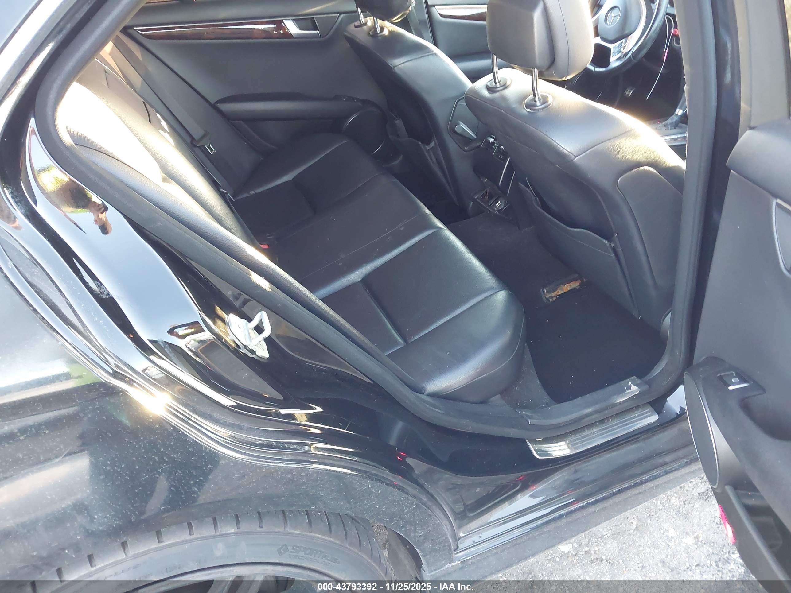 MERCEDES-BENZ C image 8