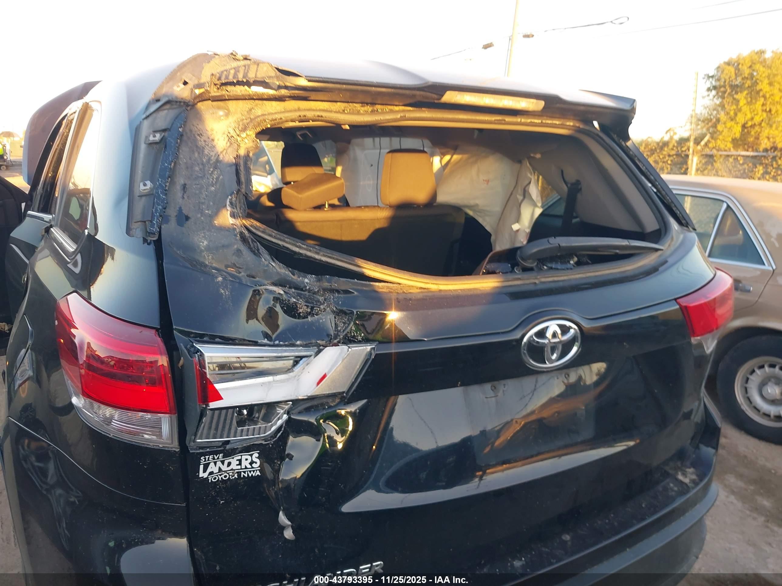 TOYOTA HIGHLANDER image 6