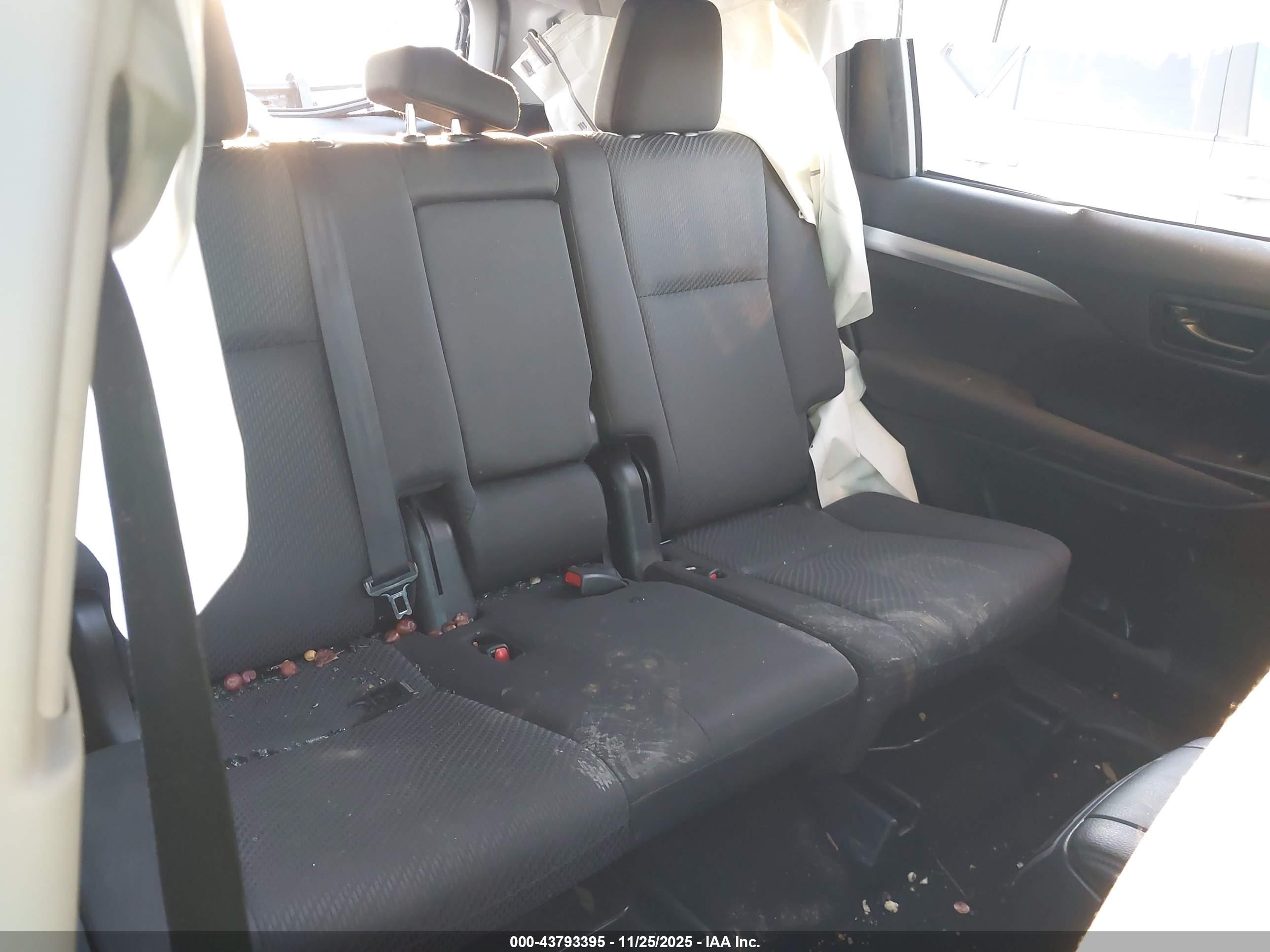 TOYOTA HIGHLANDER image 8