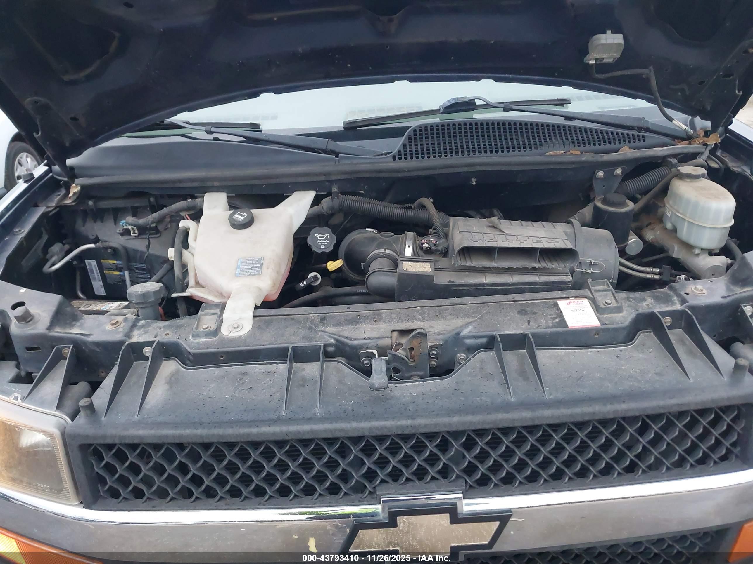 CHEVROLET EXPRESS image 10