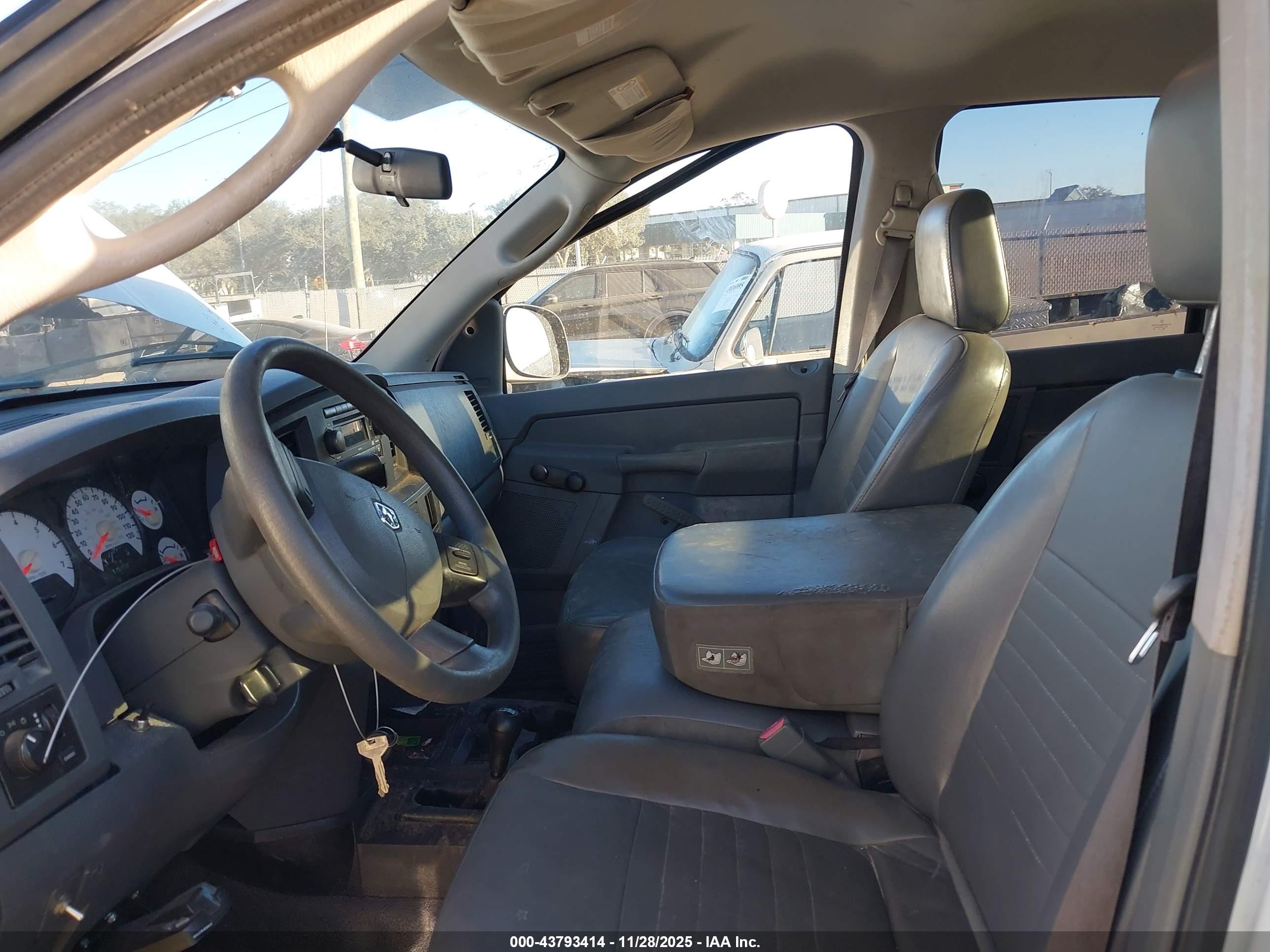 DODGE RAM image 5