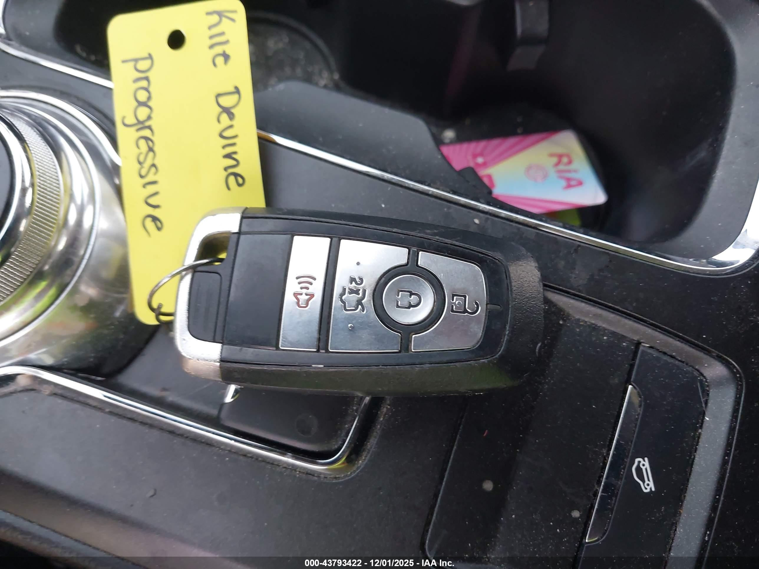 FORD FUSION image 11