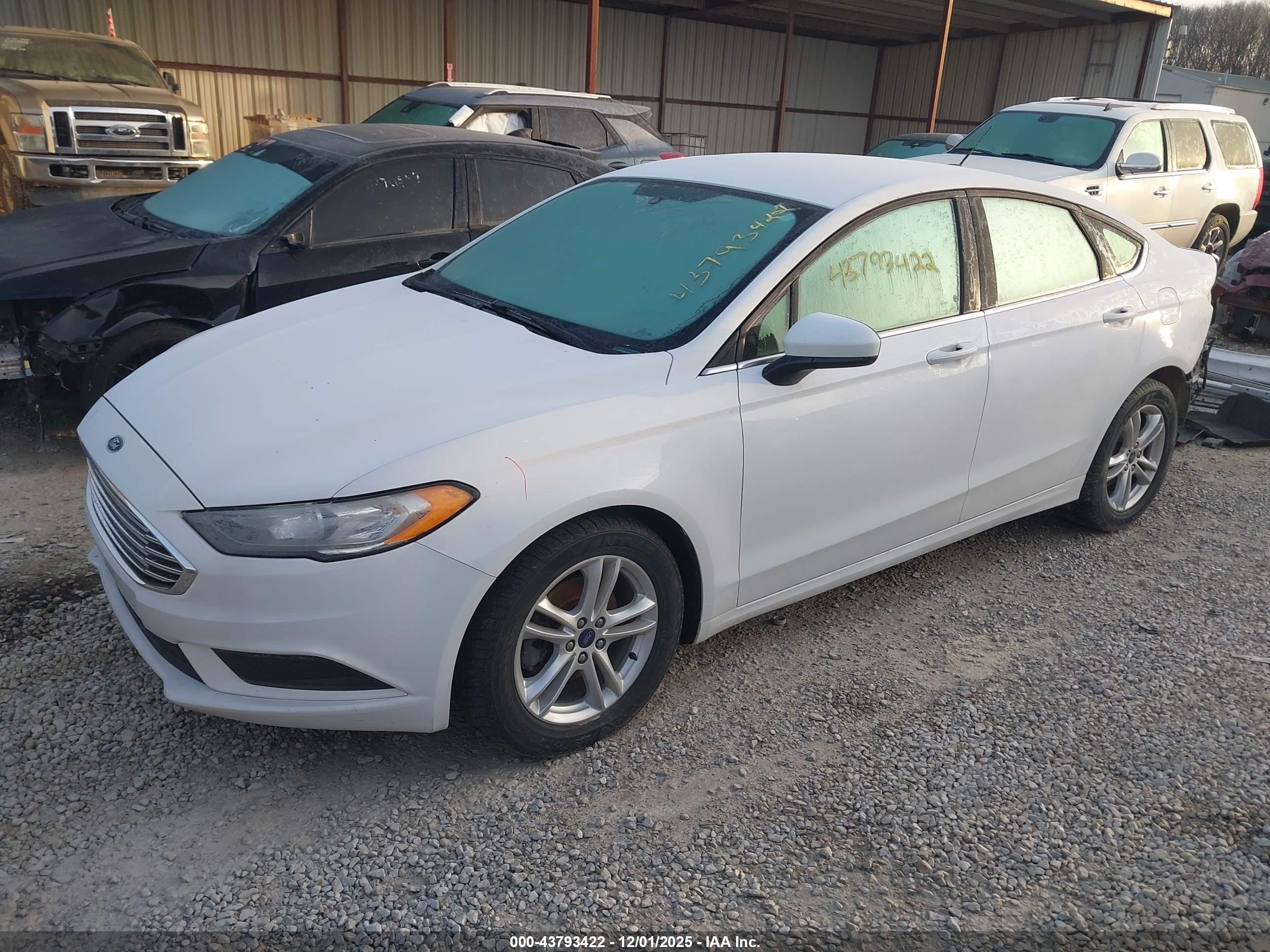 FORD FUSION image 2