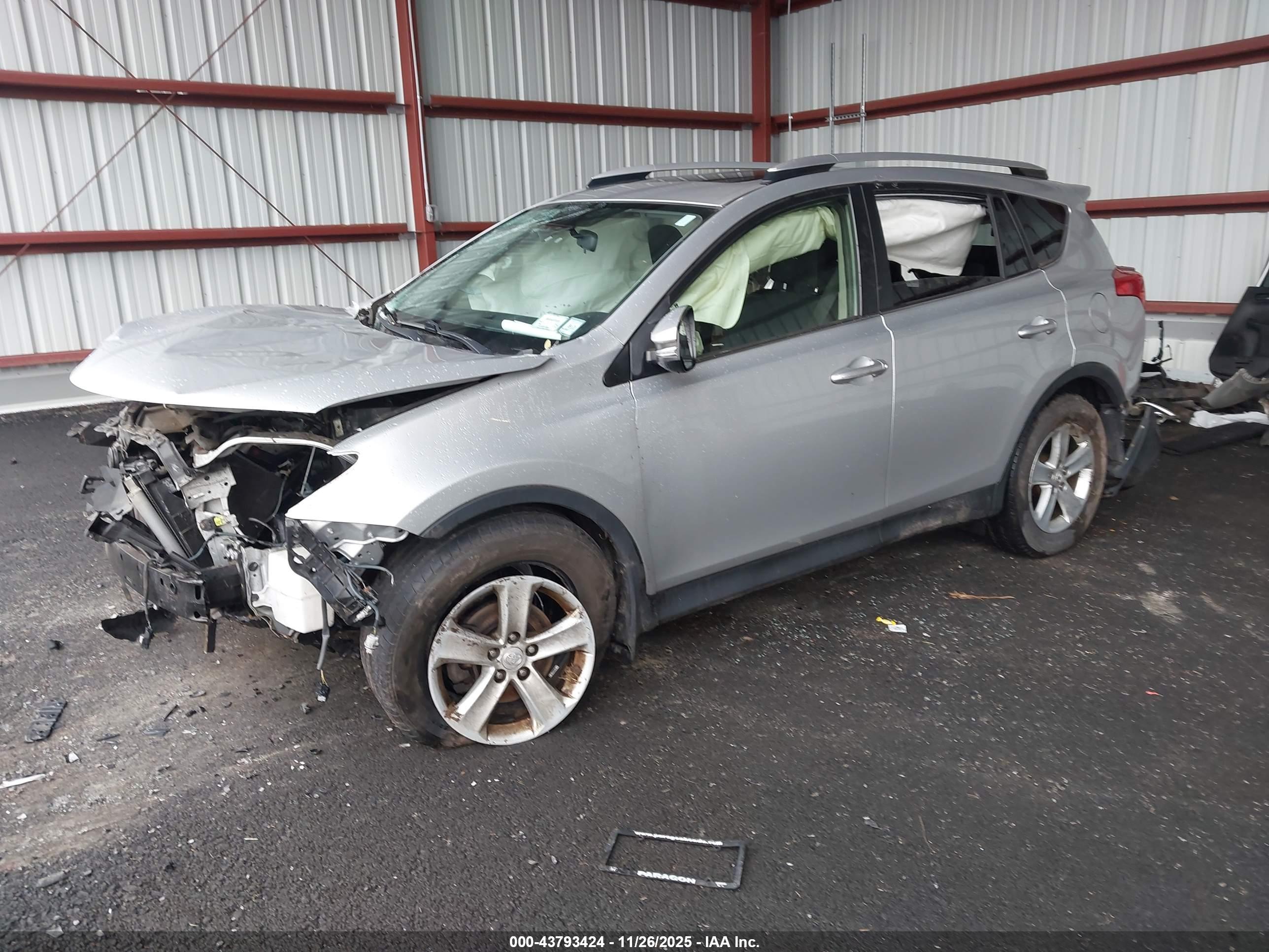 TOYOTA RAV4 image 2