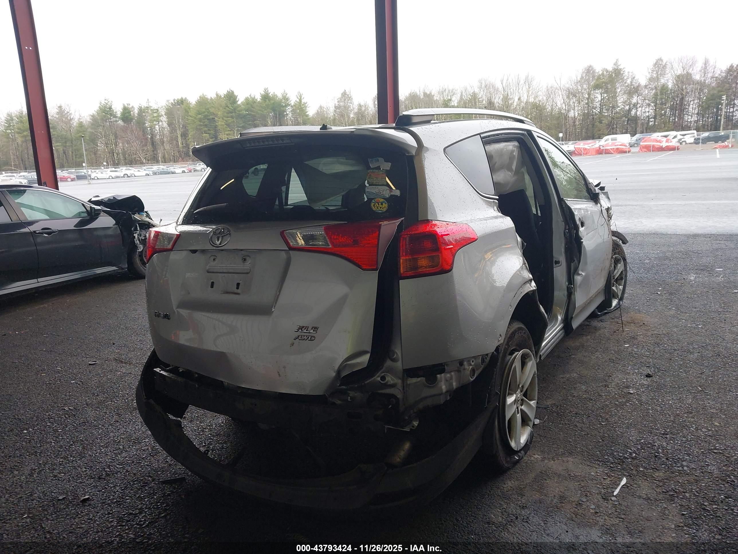 TOYOTA RAV4 image 6