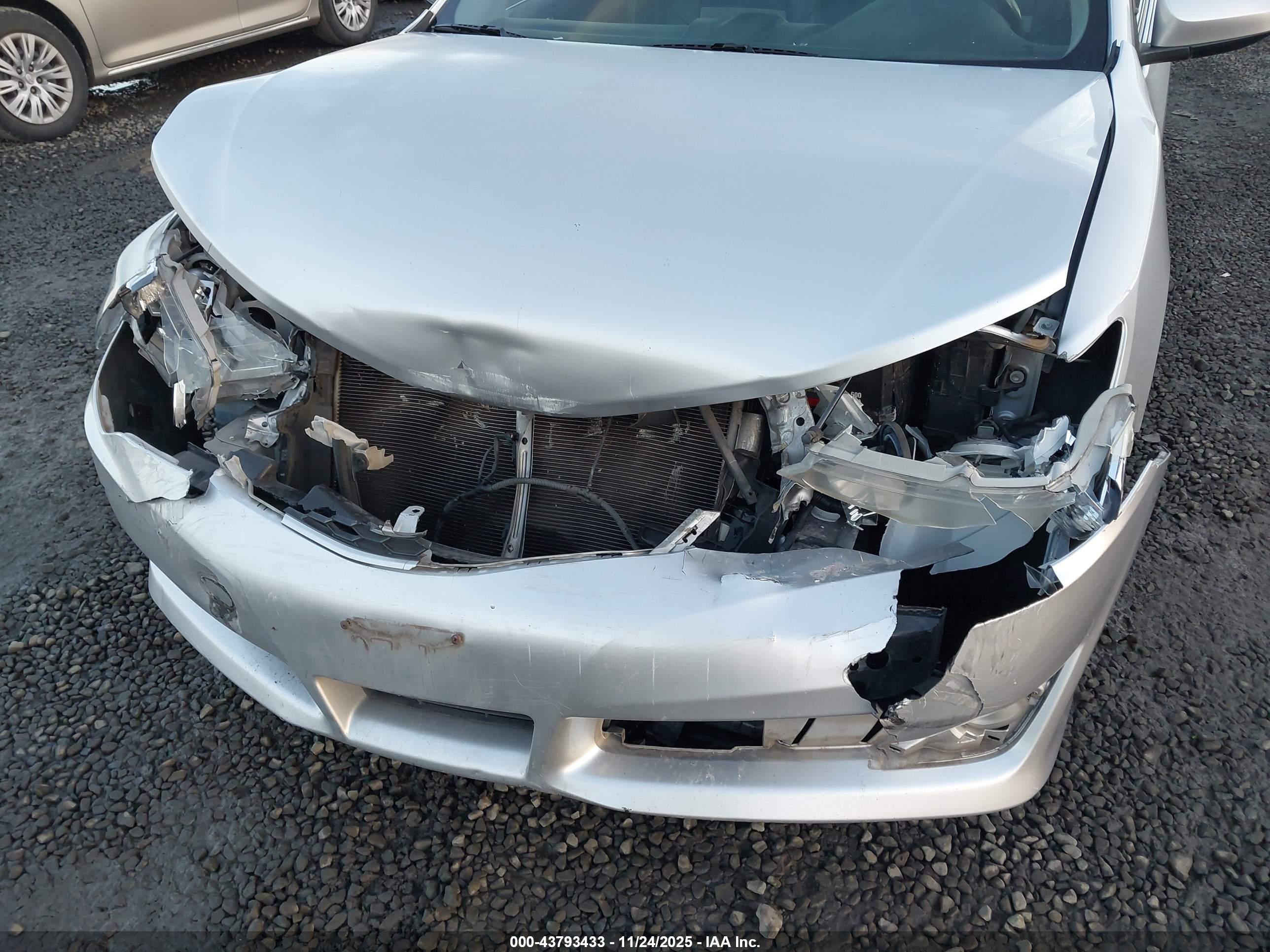 TOYOTA CAMRY image 6
