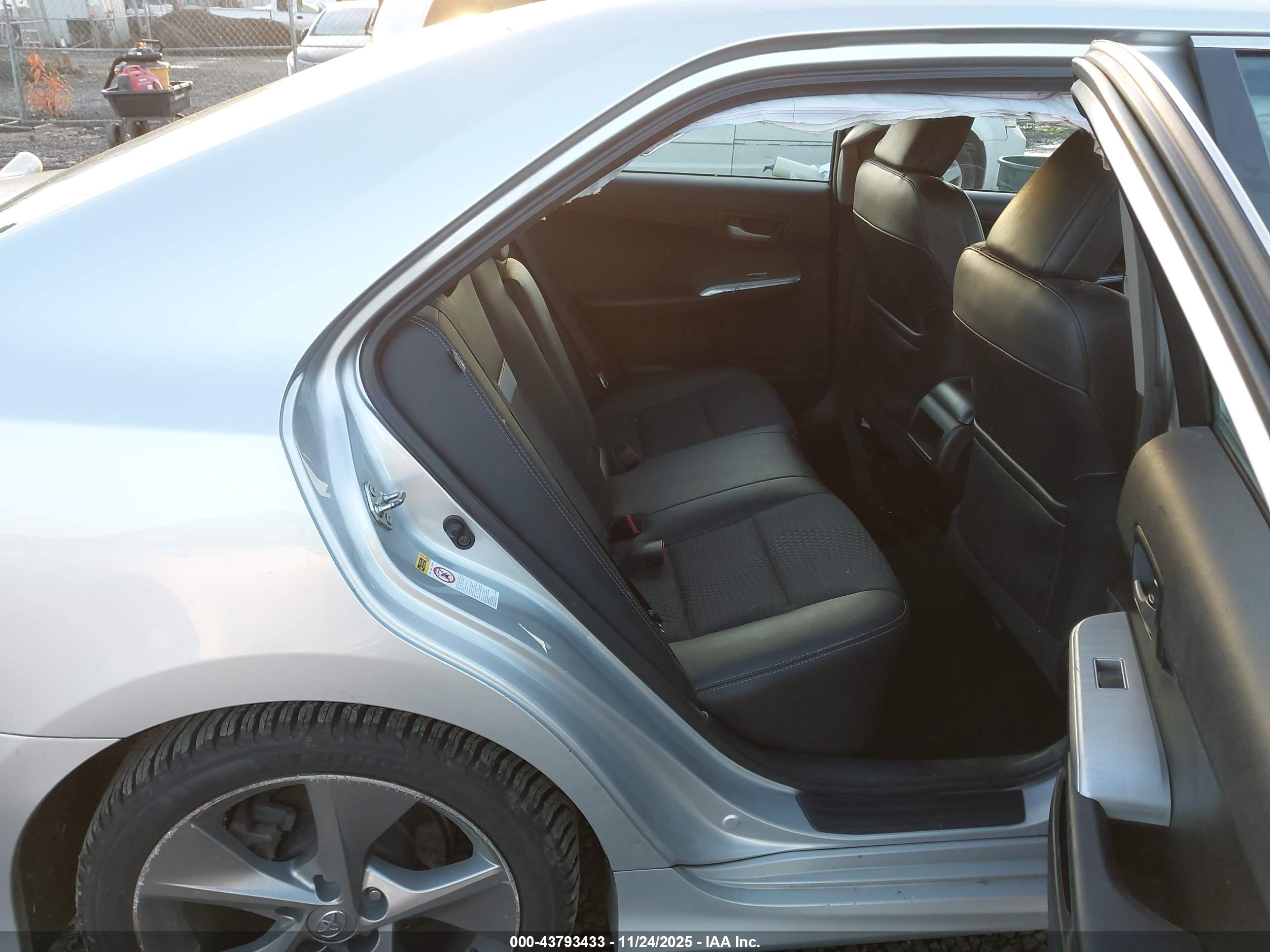 TOYOTA CAMRY image 8