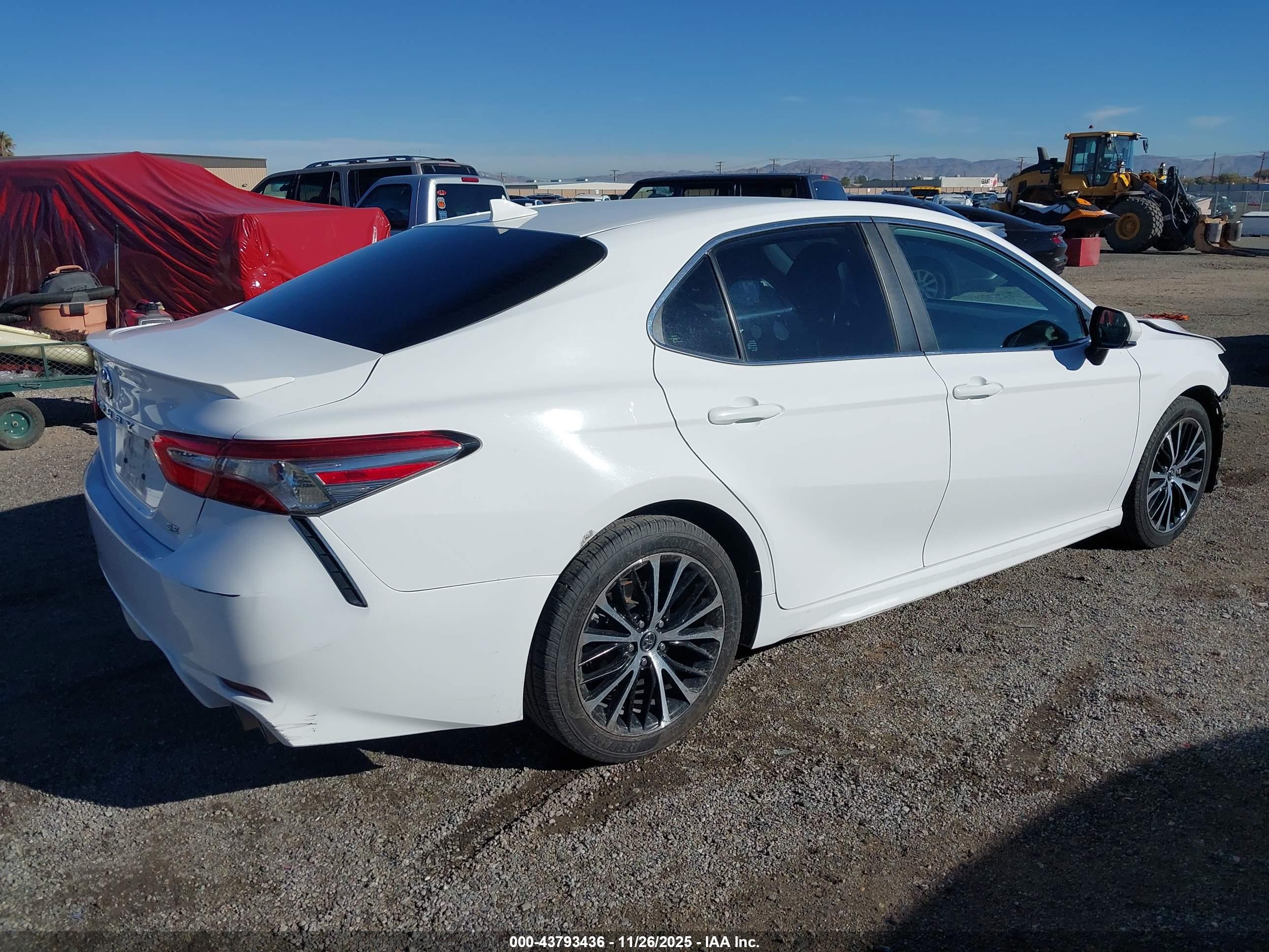 TOYOTA CAMRY image 4