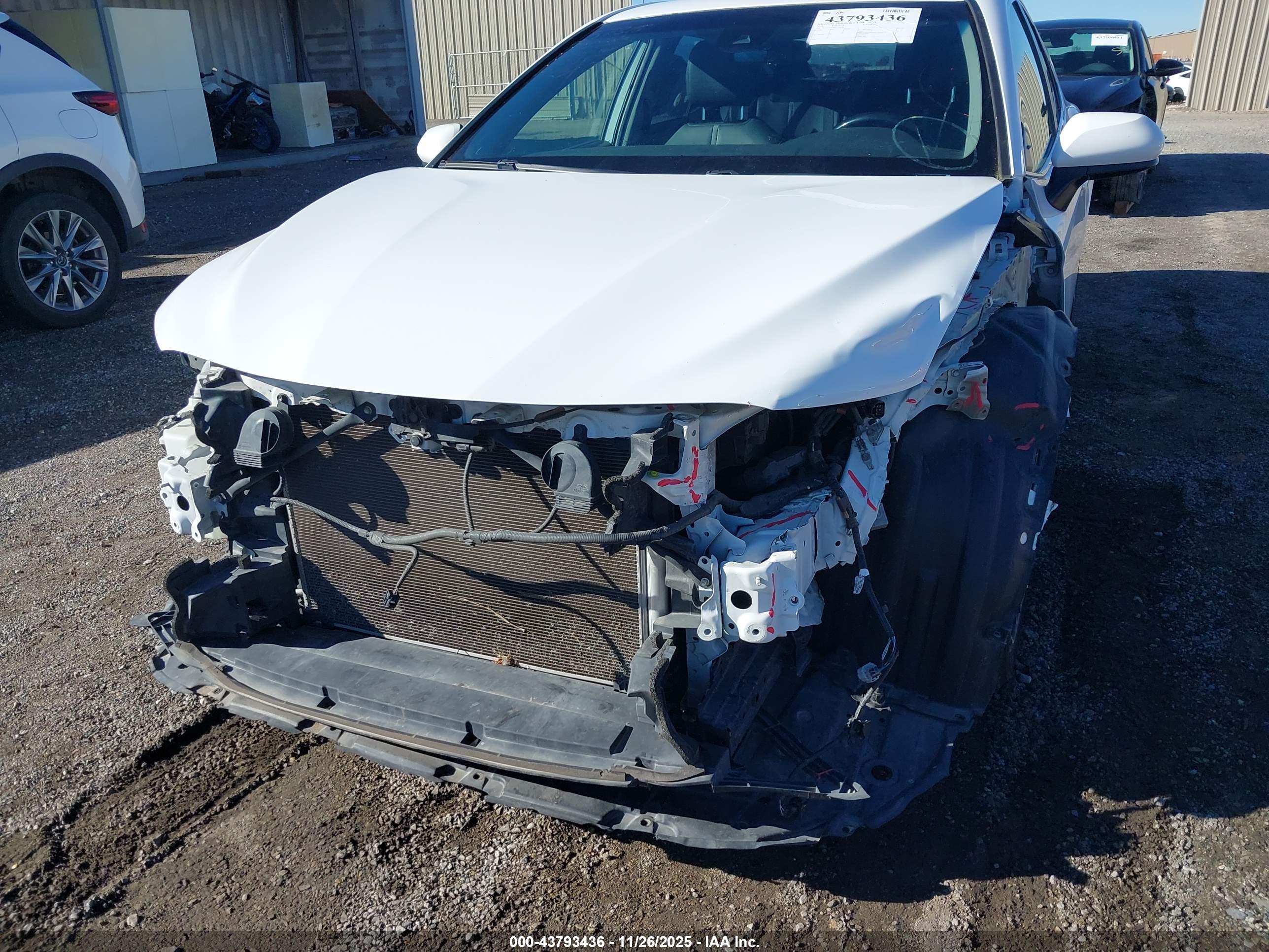 TOYOTA CAMRY image 6