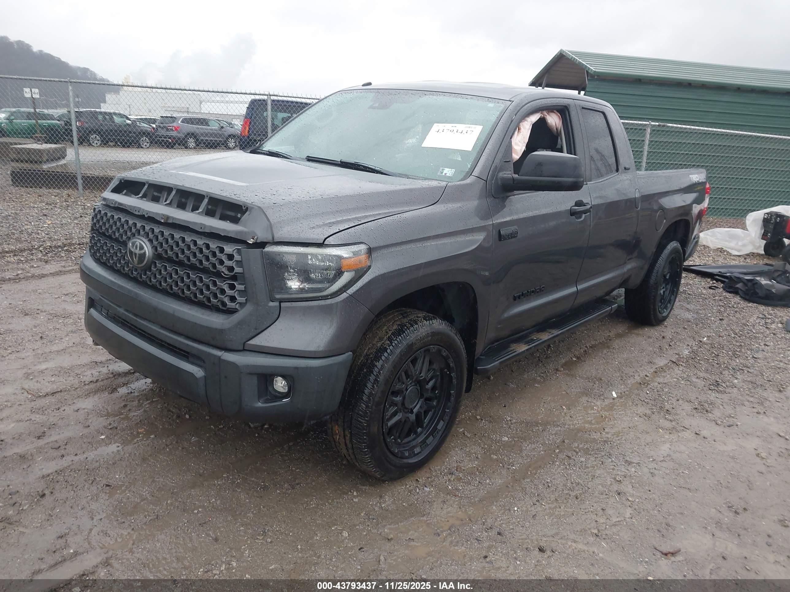 TOYOTA TUNDRA image 2