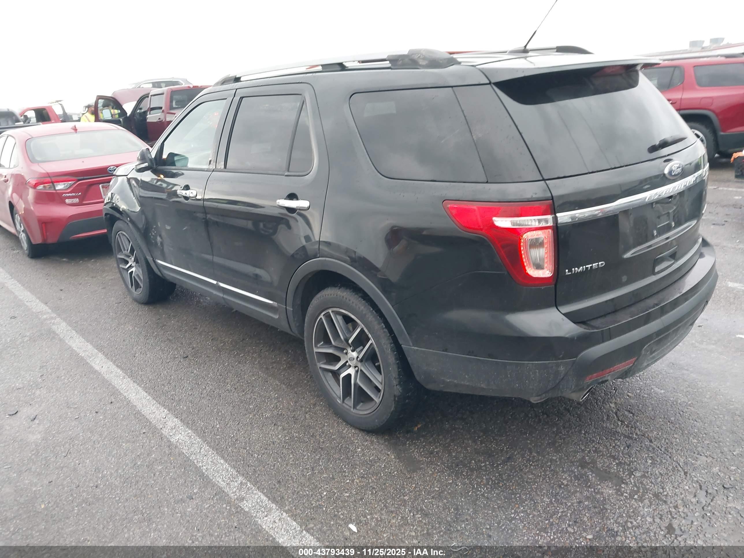 FORD EXPLORER image 3