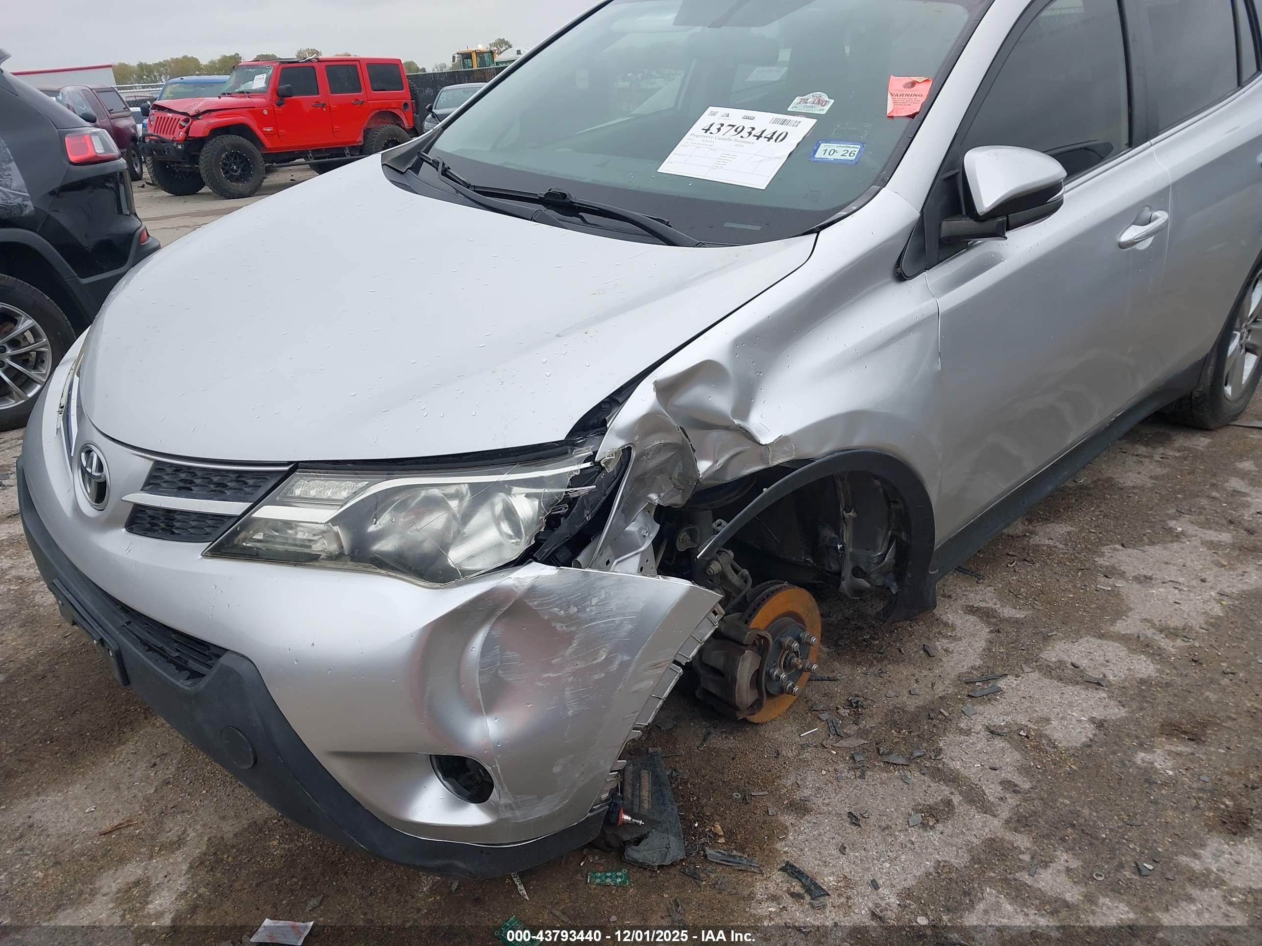 TOYOTA RAV4 image 6