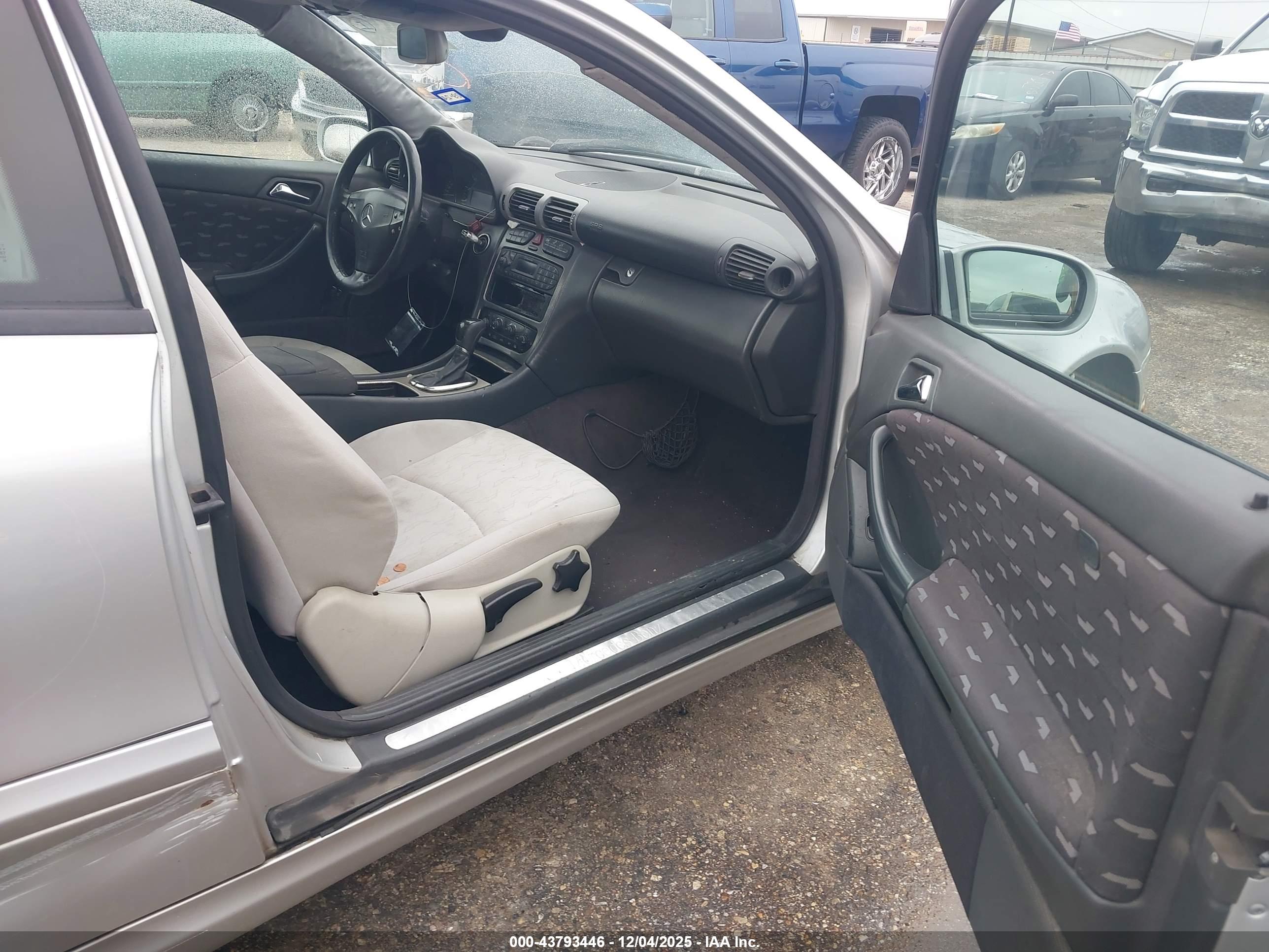MERCEDES-BENZ C image 5