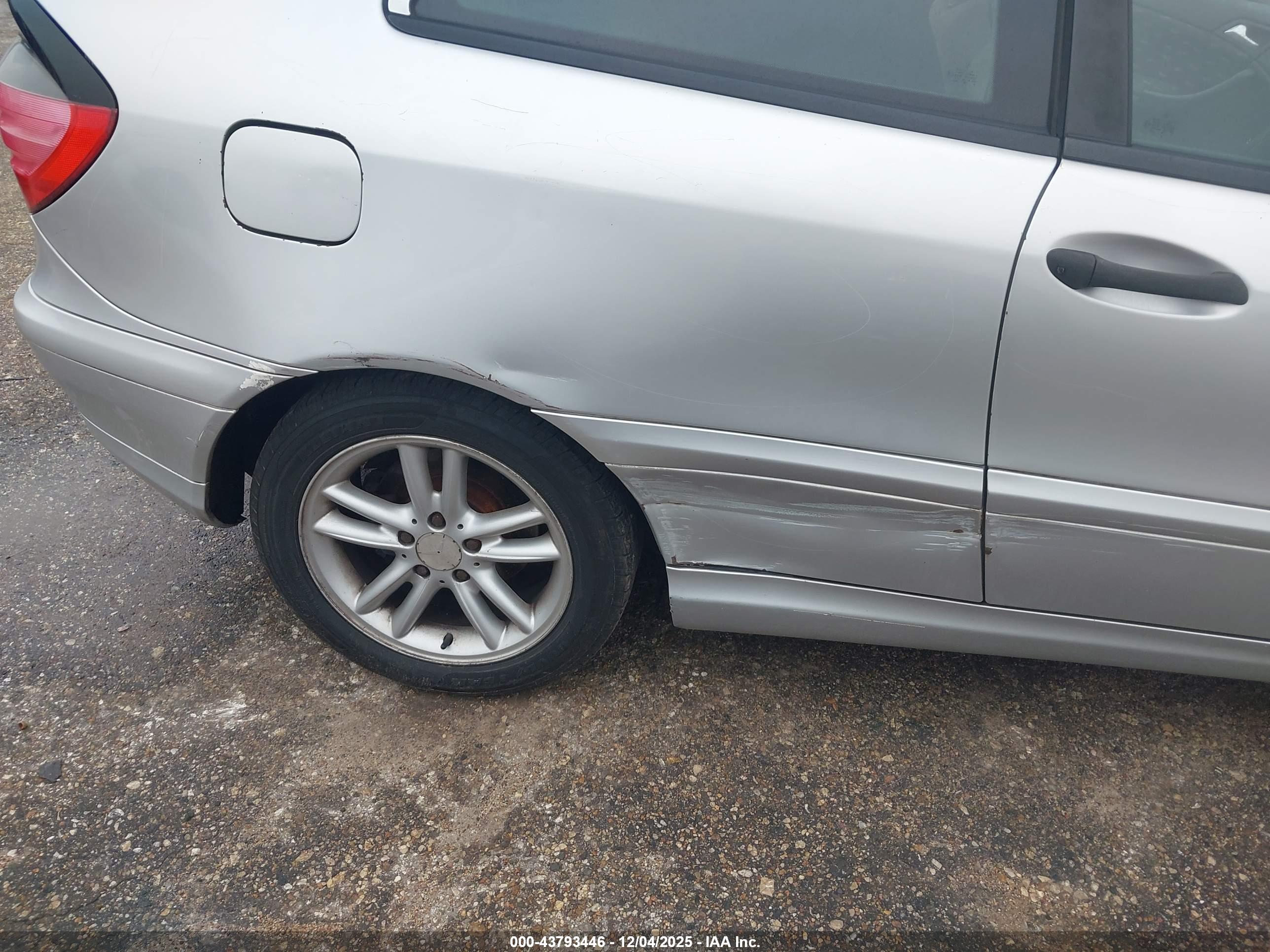 MERCEDES-BENZ C image 6