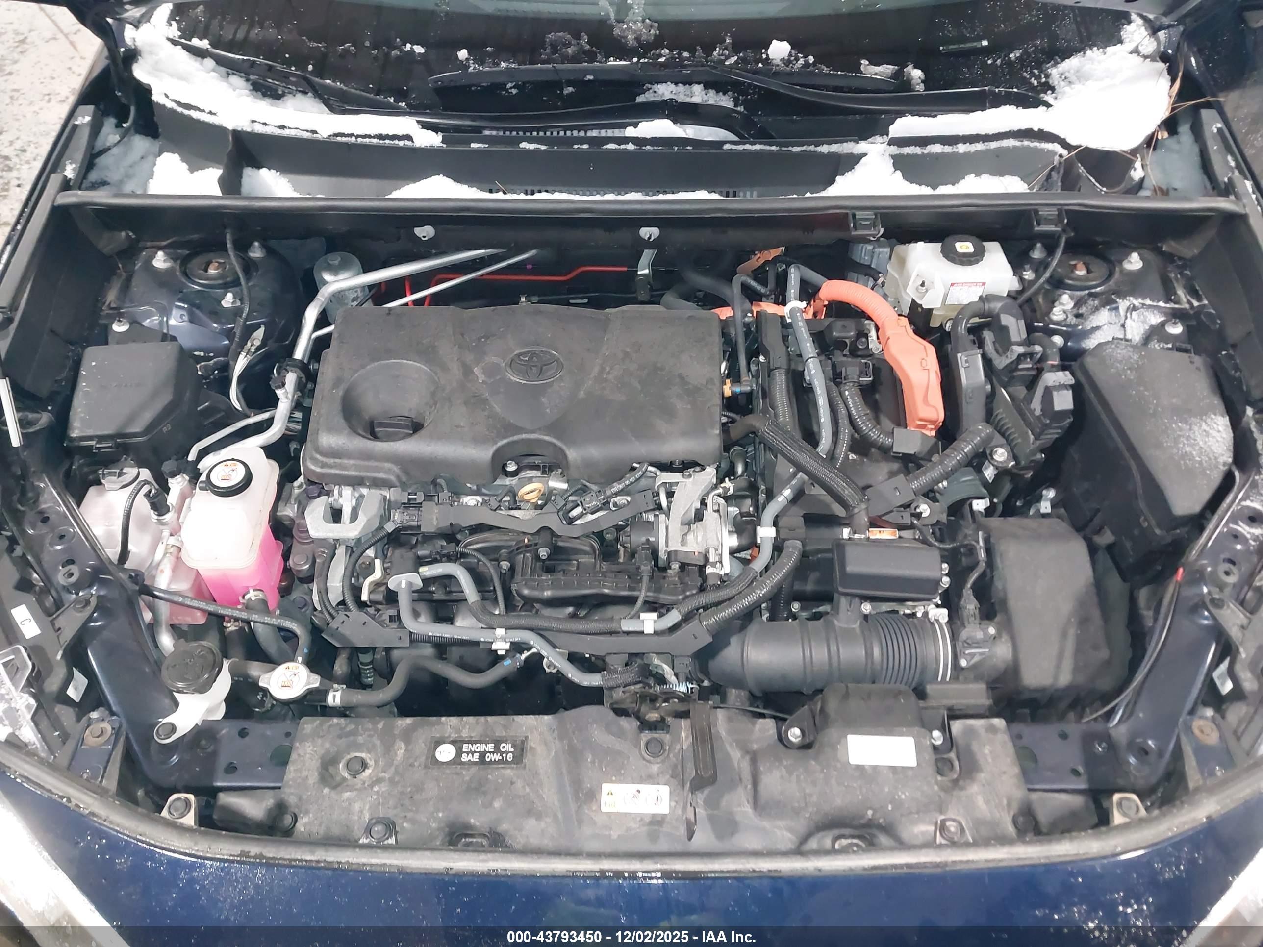 TOYOTA RAV4 image 10