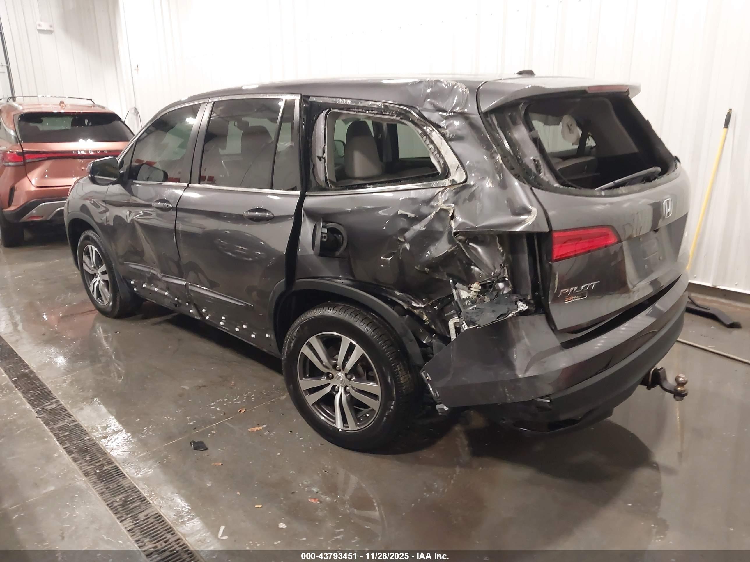 HONDA PILOT image 3