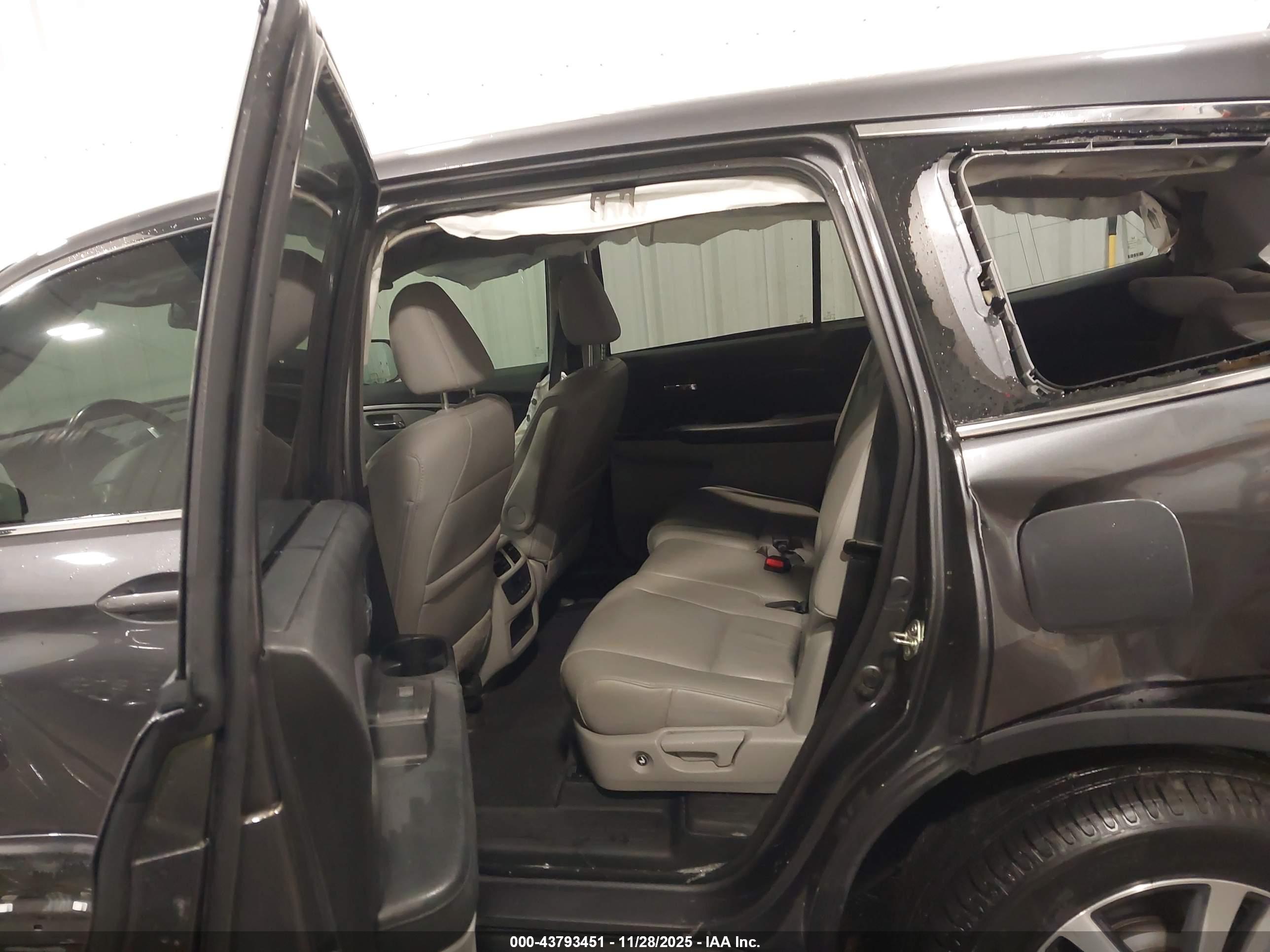 HONDA PILOT image 8
