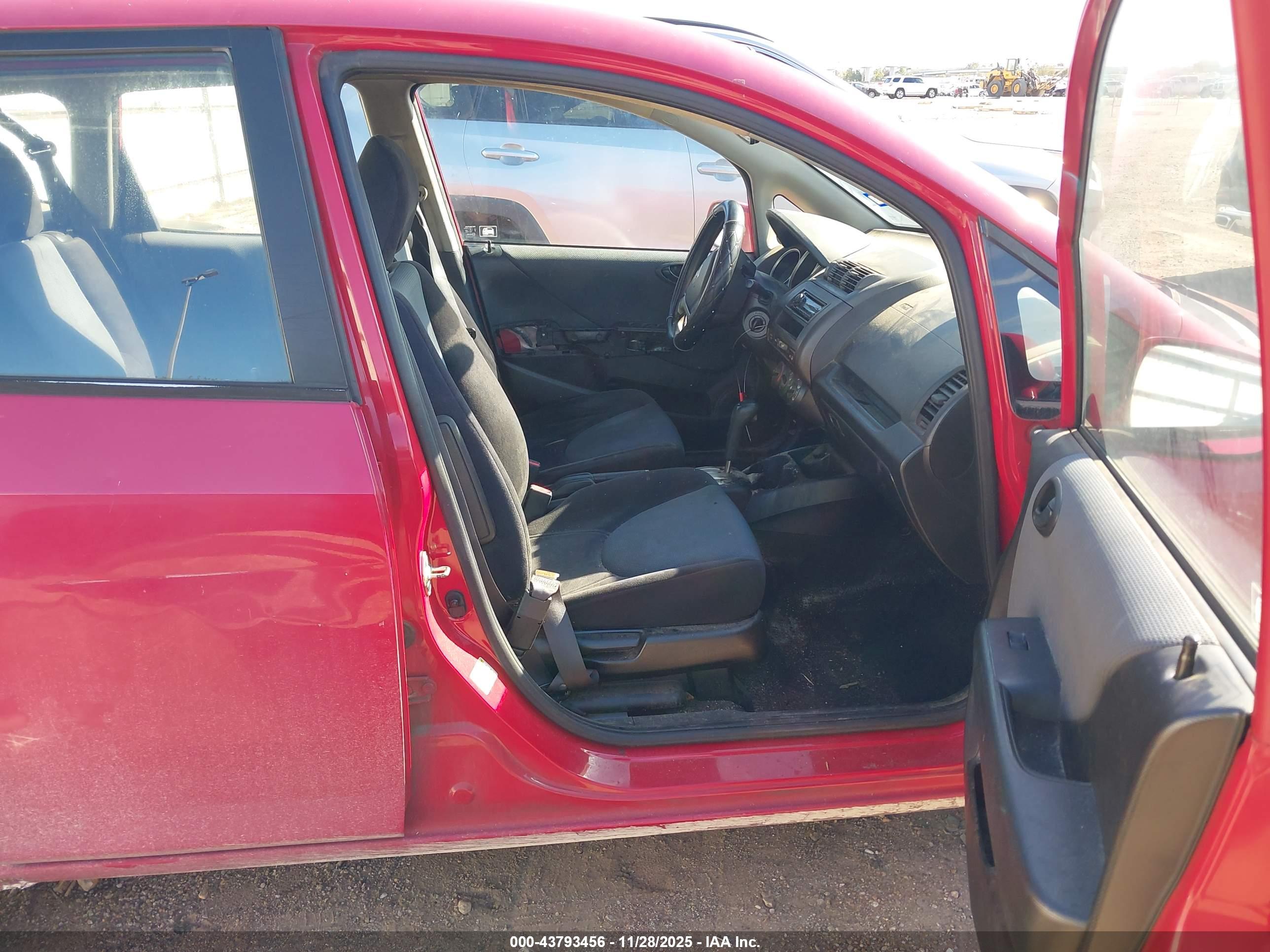HONDA FIT image 5