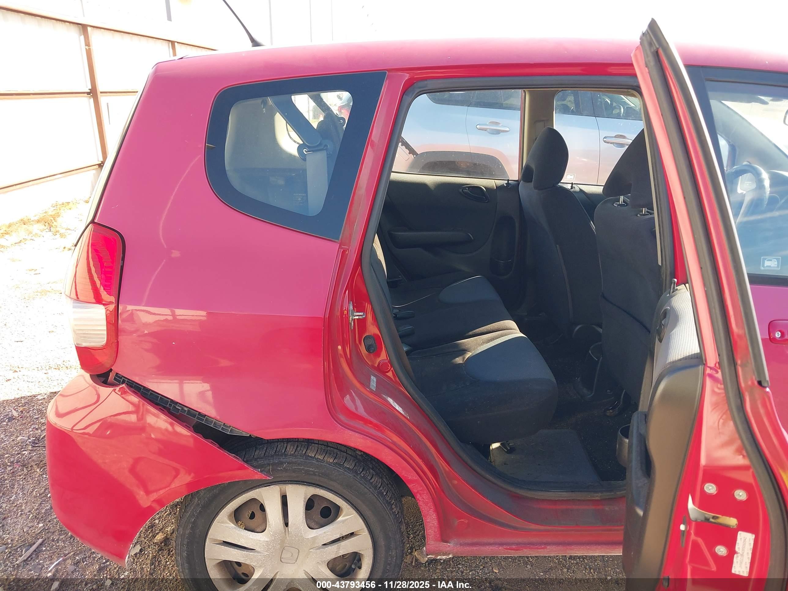 HONDA FIT image 8