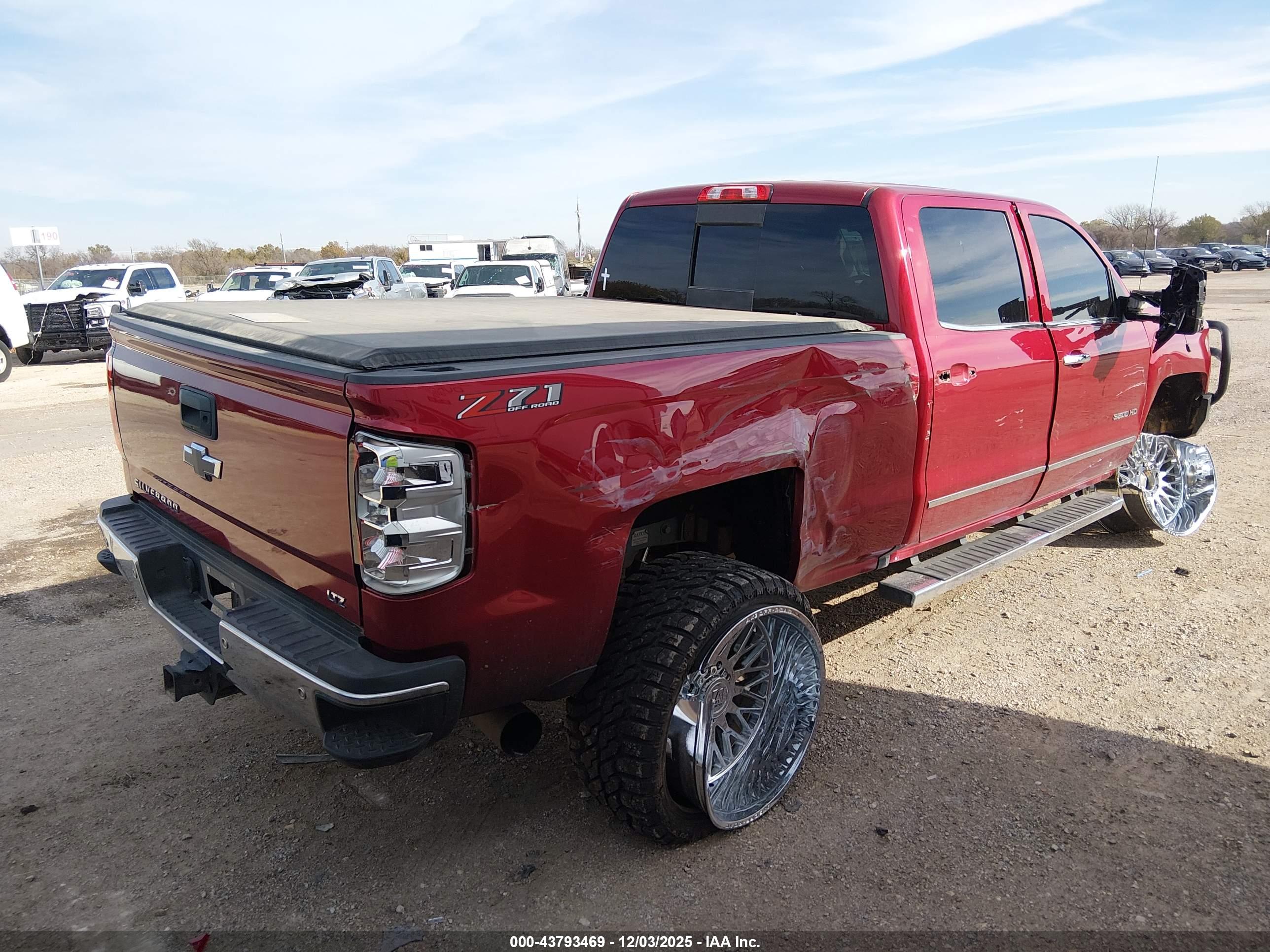 CHEVROLET SILVERADO image 4